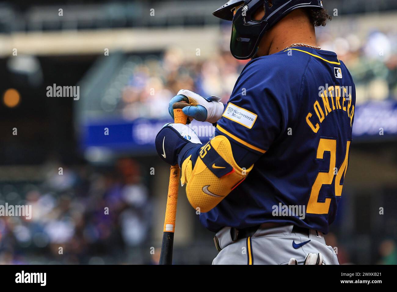 Milwaukee Brewers William Contreras #24 stands on deck during the ...