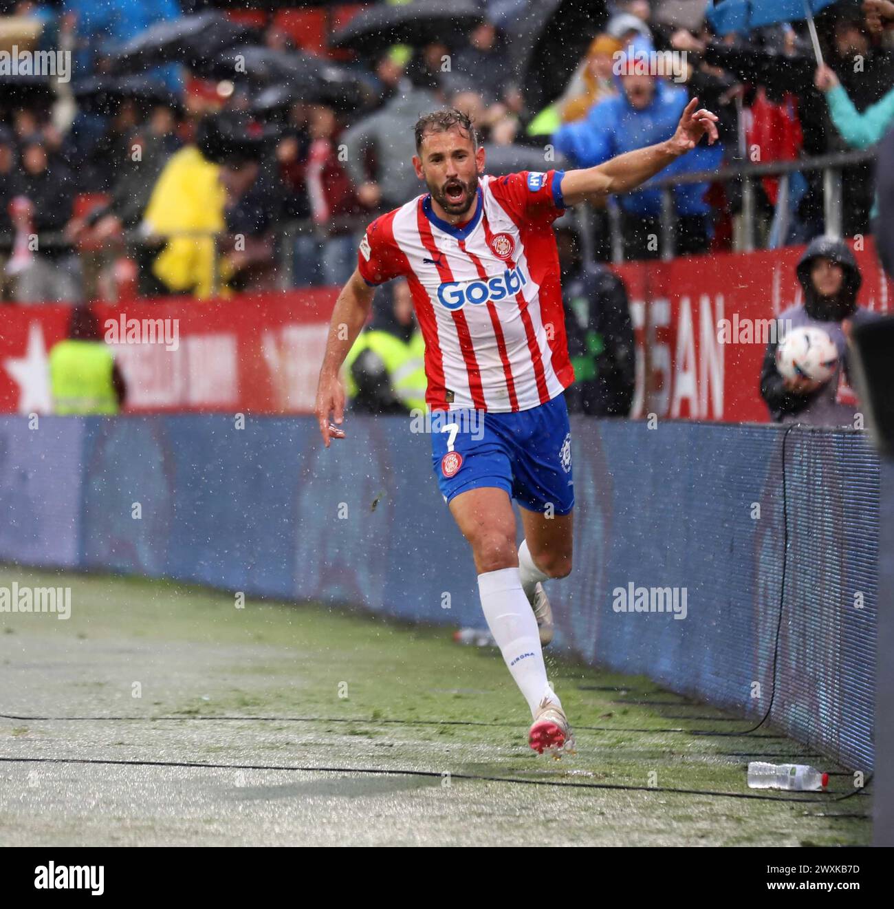 Girona, Spain. 31st Mar, 2024. CRISTHIAN STUANI of Girona FC celebrates after scoring his team's third goal during Spanish La Liga action against Real Betis at Montilivi. (Credit Image: © Xavi Urgeles/ZUMA Press Wire) EDITORIAL USAGE ONLY! Not for Commercial USAGE! Stock Photo