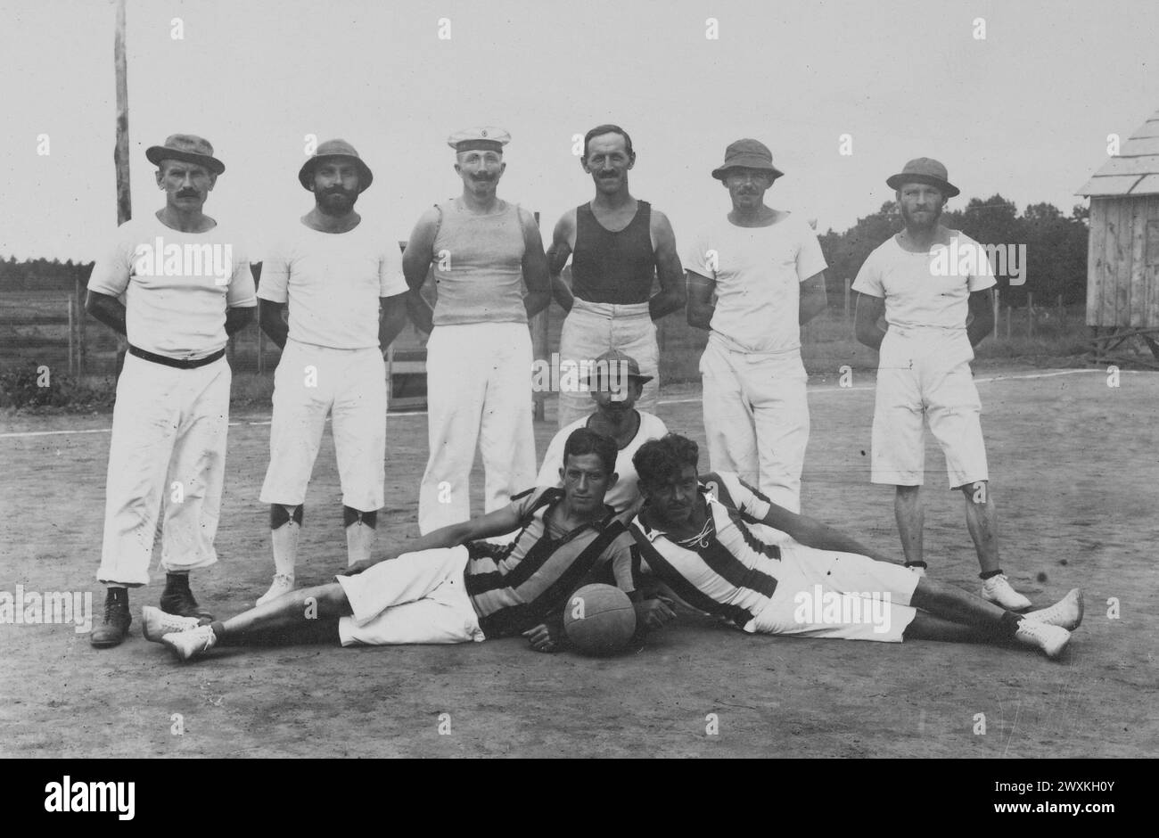 WAR PRISON BARRACKS NO. 1, FT. MCPHERSON, GA. Group of football or soccer players ca. 1918-1919 Stock Photo