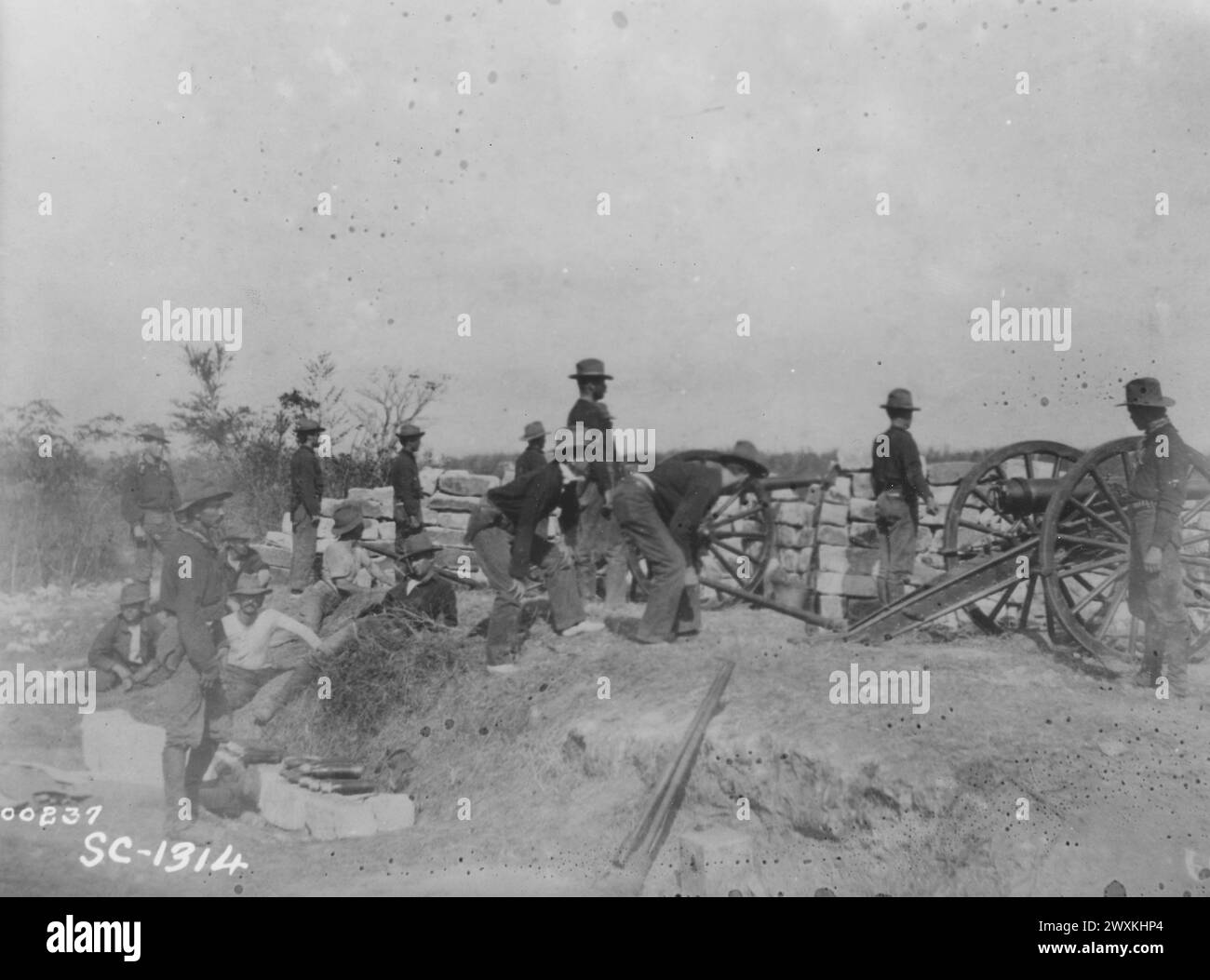volunteer-artillery-in-action-during-the-spanish-american-war