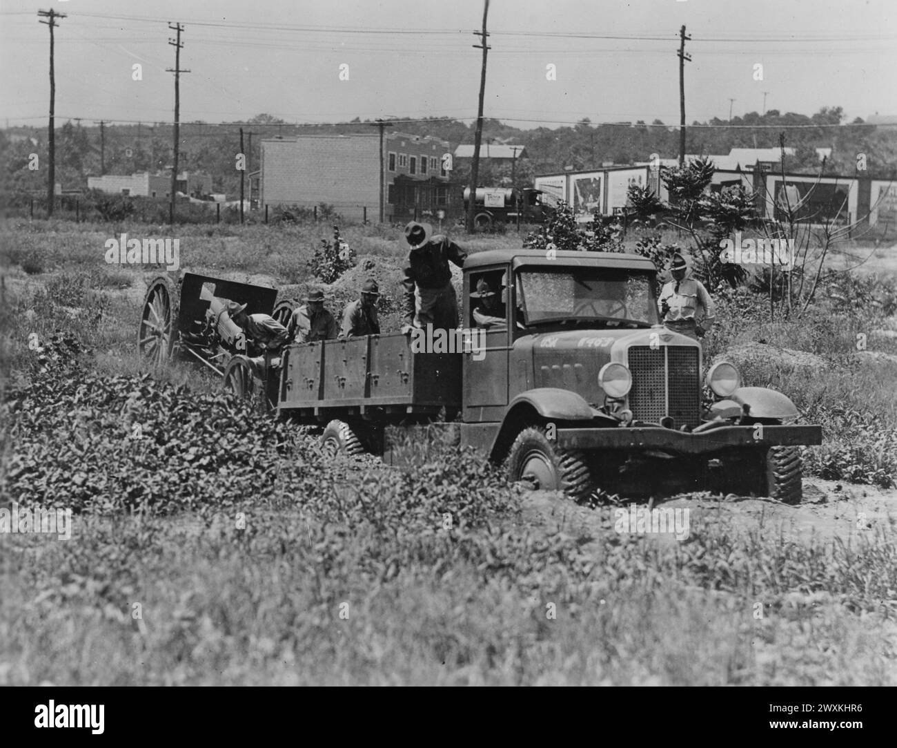 4 1 2 ton Black and White Stock Photos & Images - Alamy