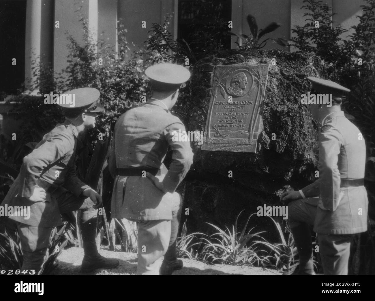 hawaii-palace-grounds-black-and-white-stock-photos-images-alamy