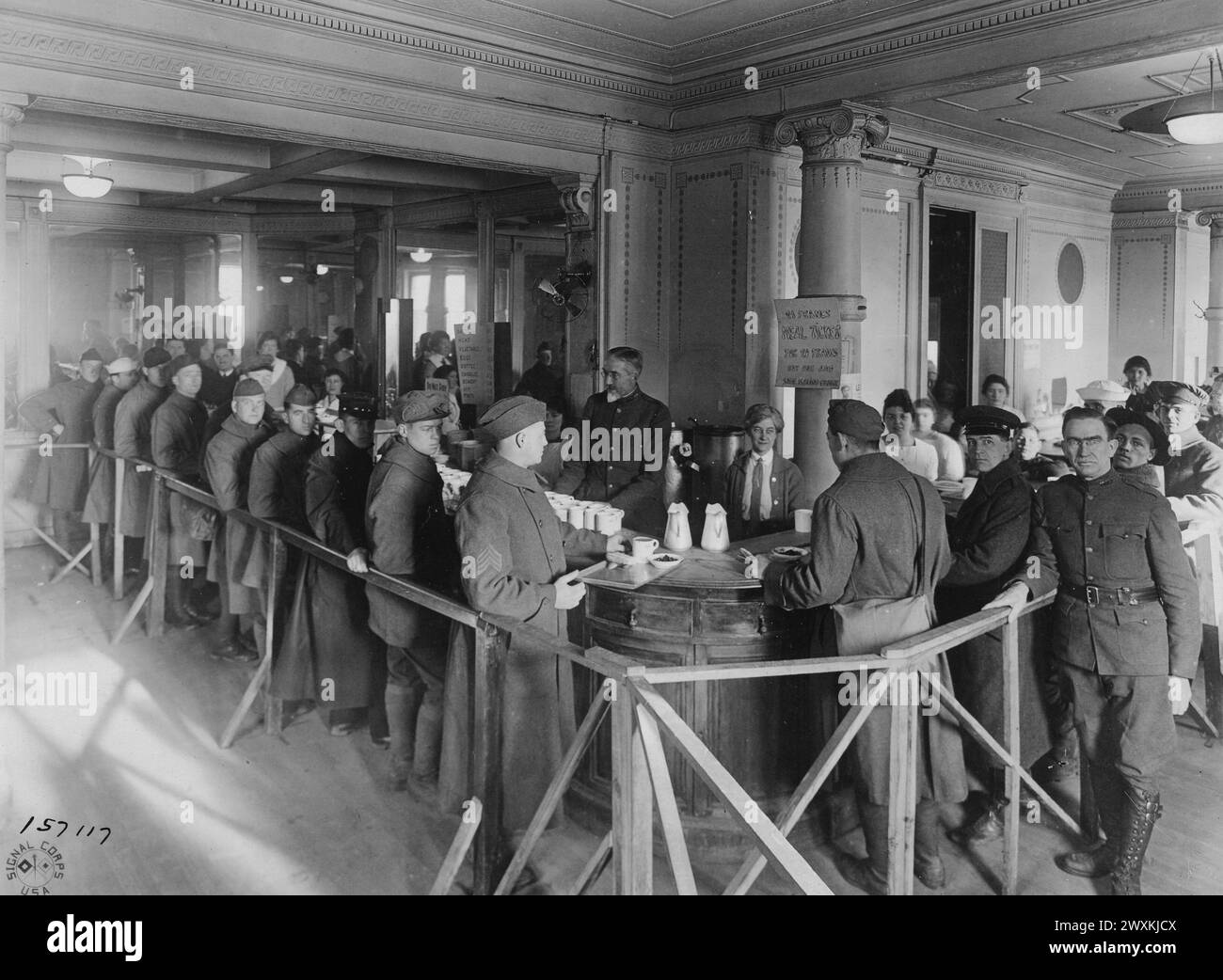Soldiers eating meals Black and White Stock Photos & Images - Alamy