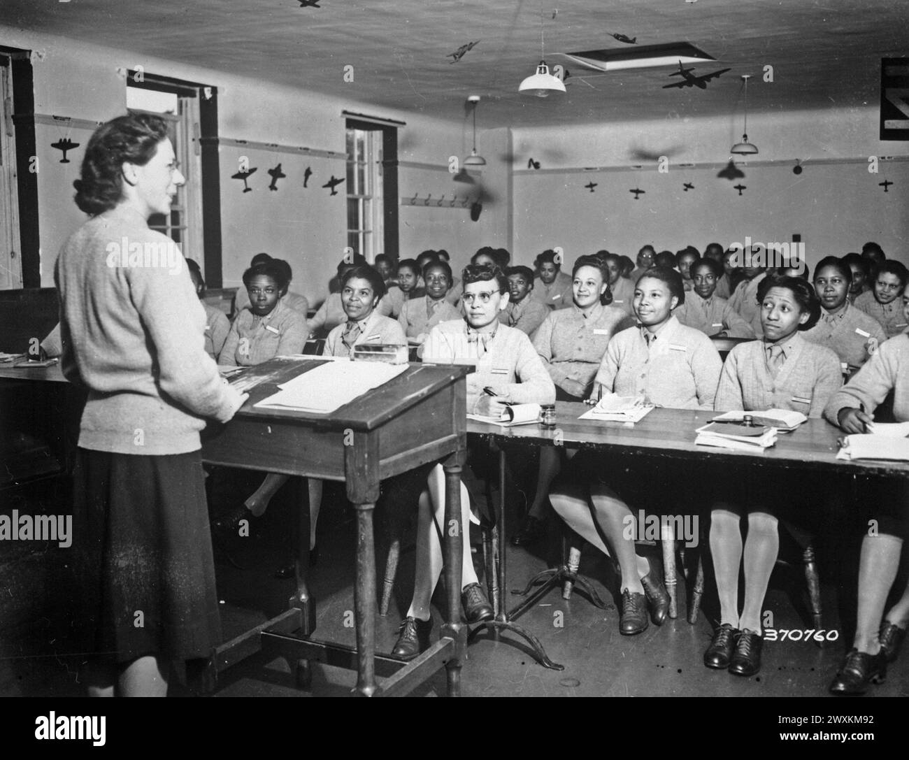 Army nurse hi-res stock photography and images - Alamy