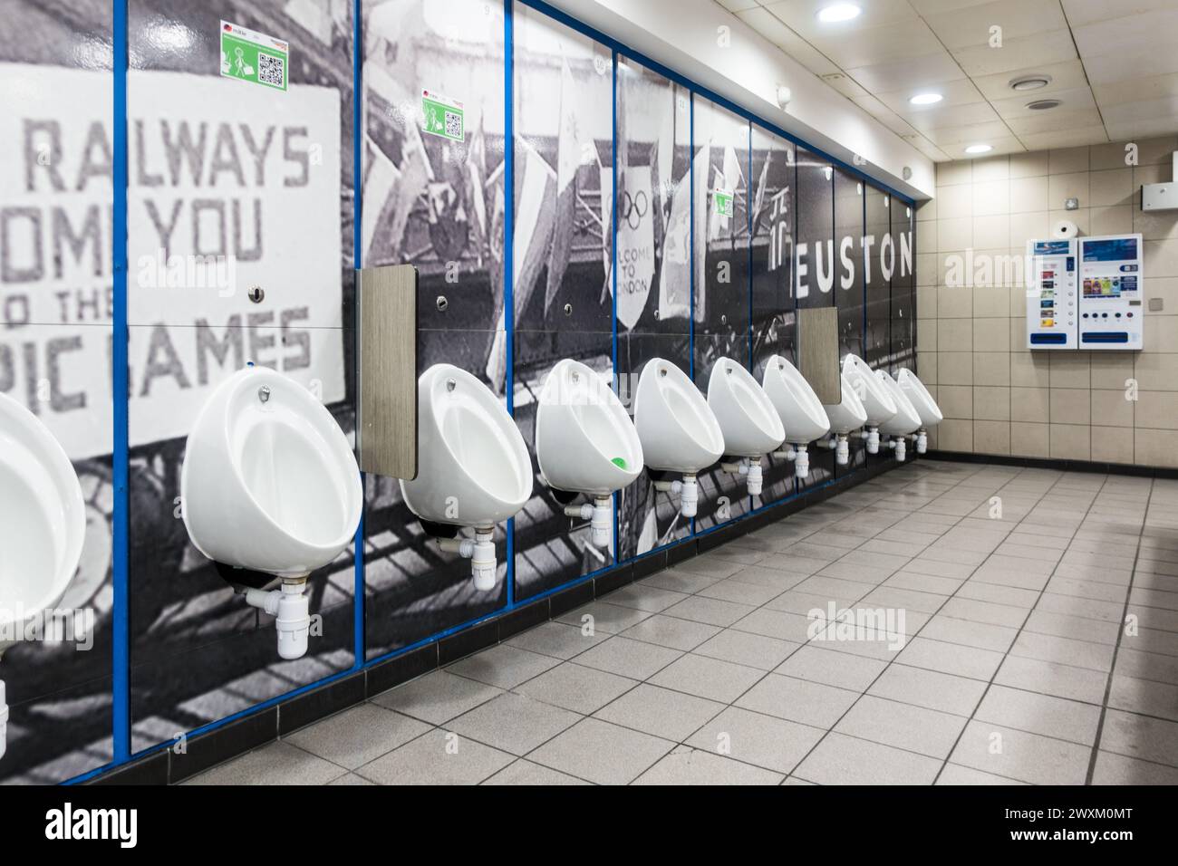 Vending machine public toilets hires stock photography and images Alamy