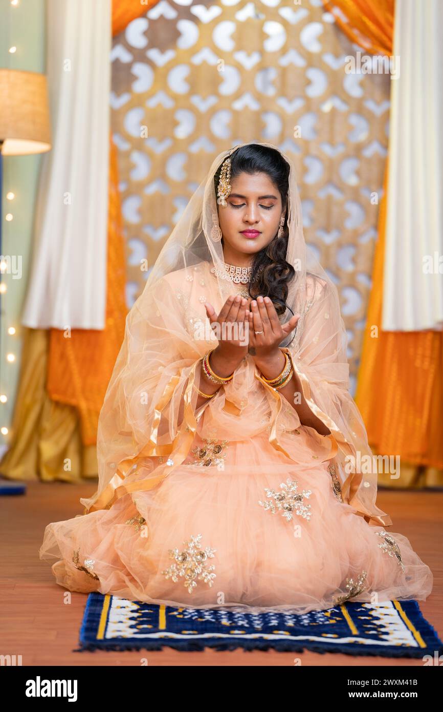 Prayer namaz hi-res stock photography and images - Alamy