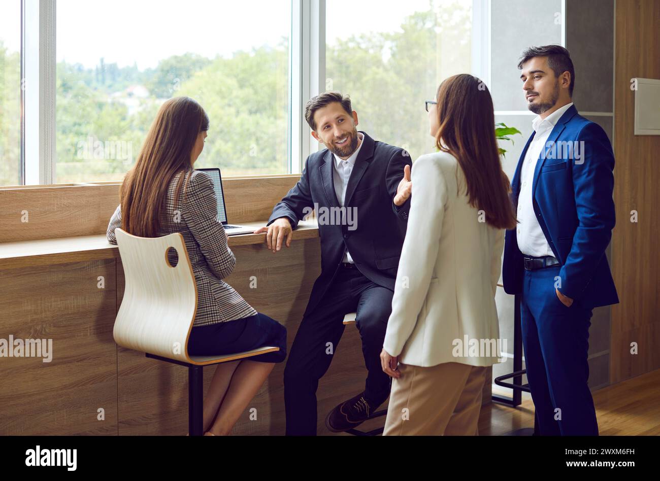Teamwork male female diverse hi-res stock photography and images - Alamy