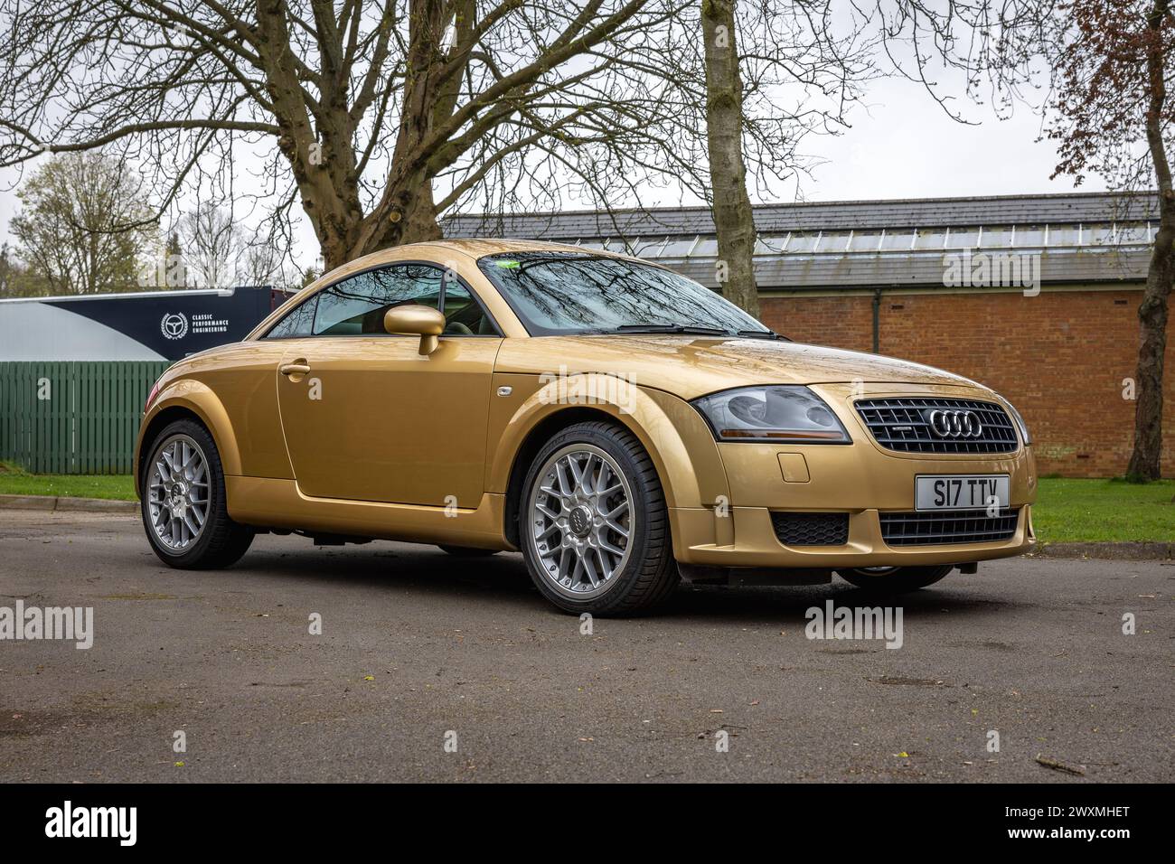 Audi tt 1998 hi-res stock photography and images - Alamy