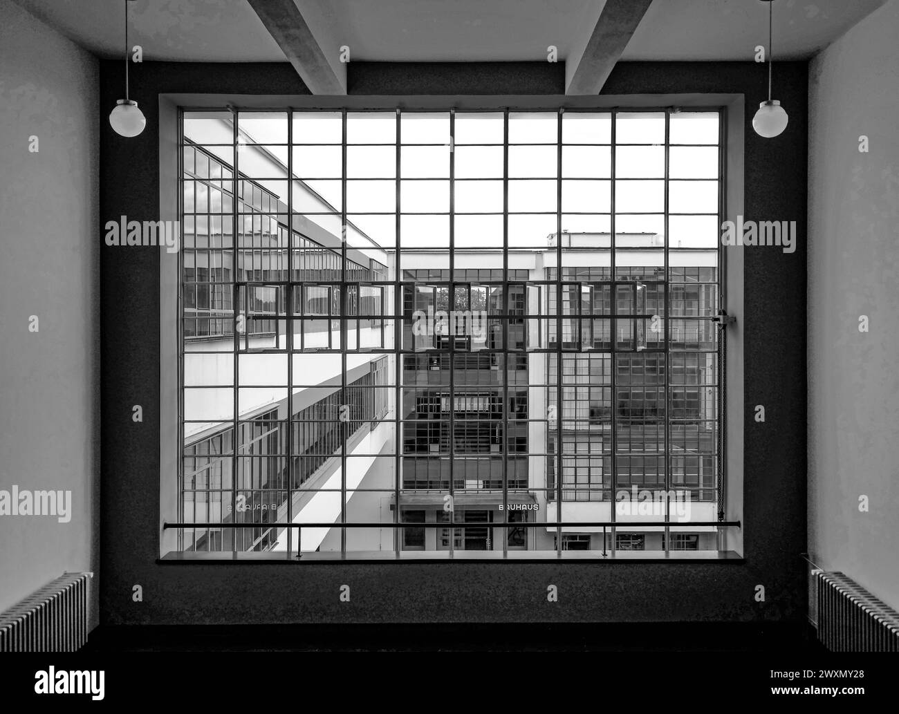 Bauhaus treppenhaus architektur Black and White Stock Photos &amp; Images ...