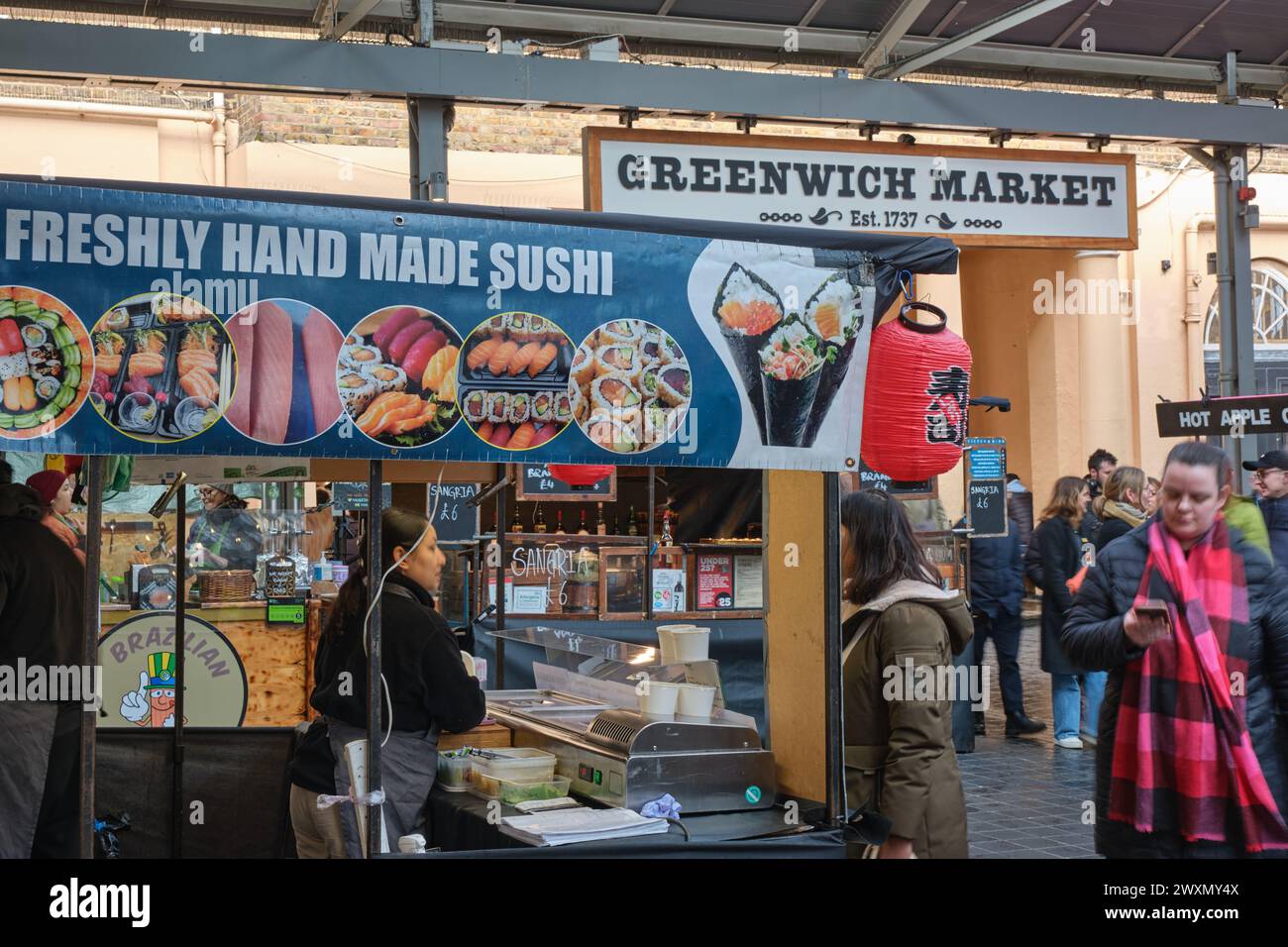 Indoor market stalls england hi-res stock photography and images - Alamy