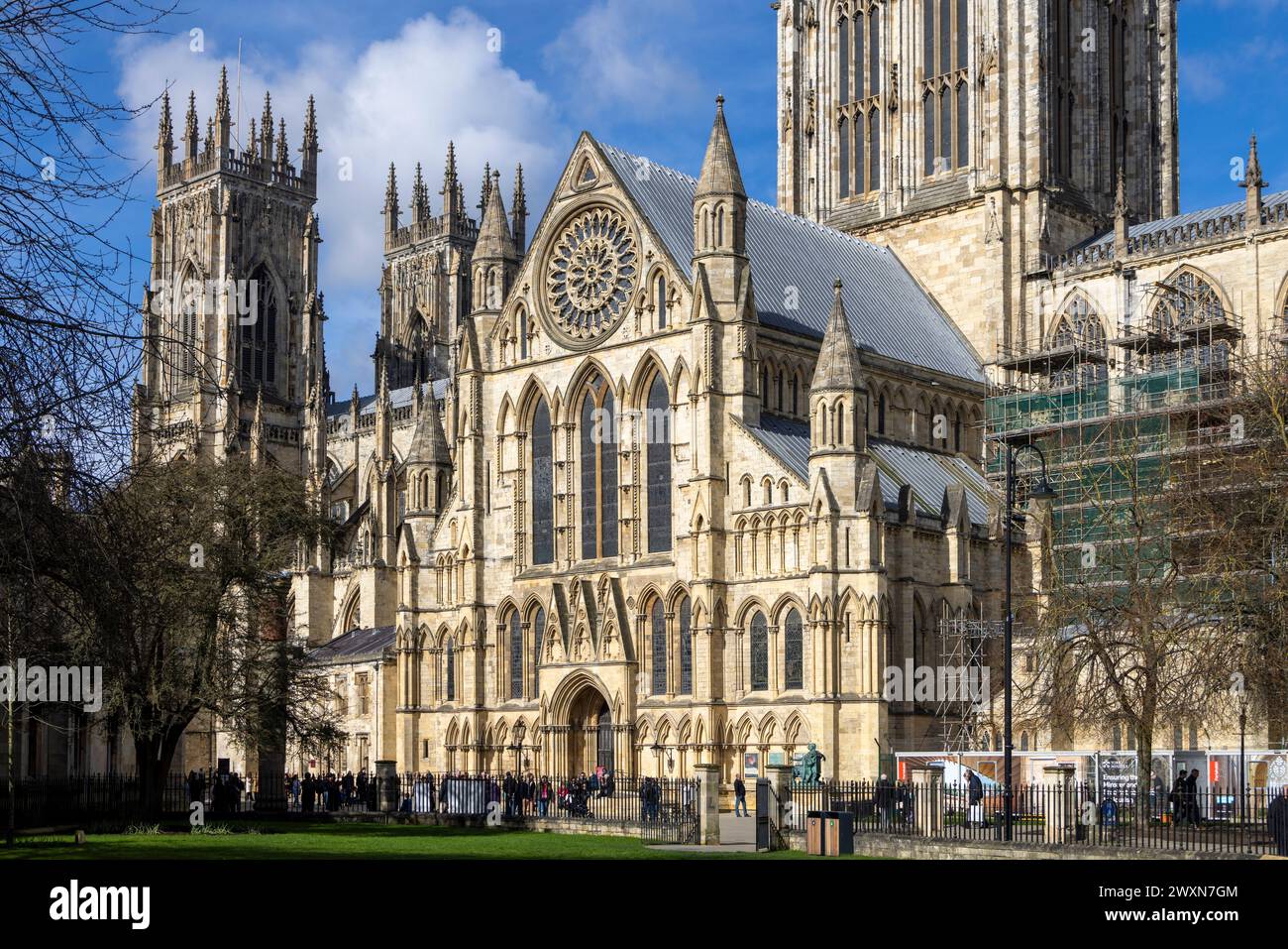 Church architecture transept hi-res stock photography and ...