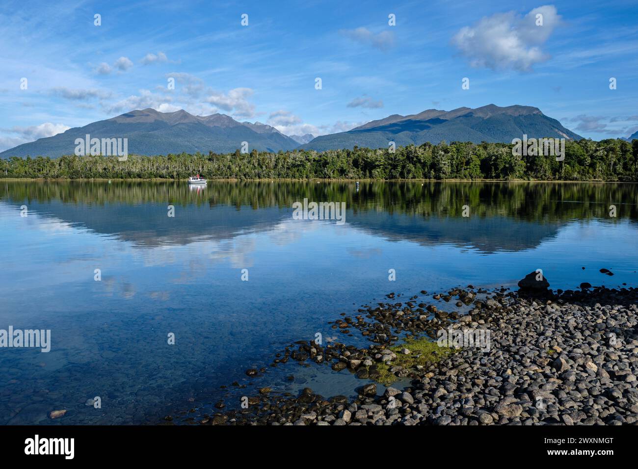 Early morning view of the Murchison Mountains and Lake Te Anau from Te Anau Downs, Fiordland National Park, Southland, South Island, New Zealand Stock Photo