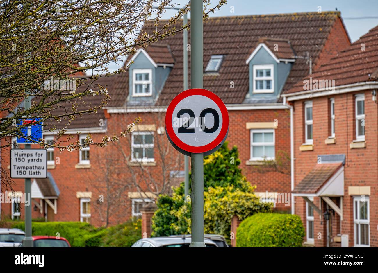 20 Mph Speed Limit Sign In Town Centre Stock Photo Alamy 20-mph-speed-limit-sign-in-town-centre-stock-photo-alamy