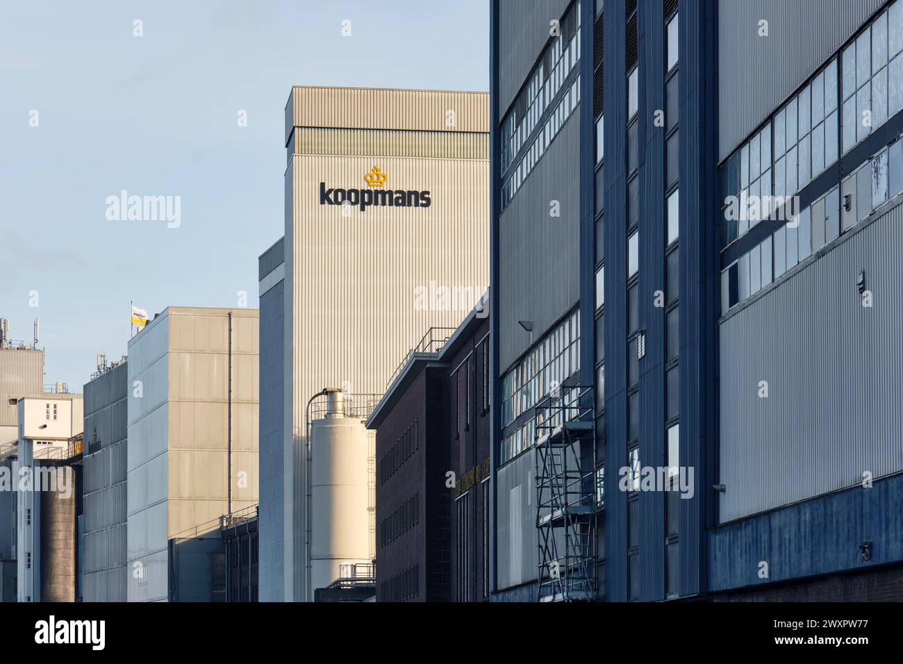 Koopmans logo on the facade of the factory. Koopmans Koninklijke Meelfabrieken is a flour factory in Leeuwarden whose history dates back to 1846. Stock Photo