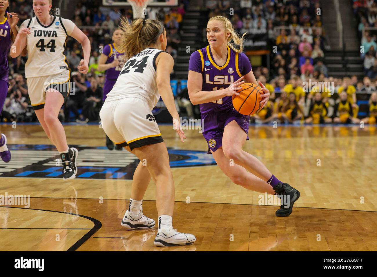Albany, New York, USA. 1st Apr, 2024. LSU guard HAILEY VAN LITH (11) drives the lane during the 2024 NCAA Women's Basketball Tournament Albany 2 Regional Final at MVP Arena in Albany, N.Y. (Credit Image: © Scott Rausenberger/ZUMA Press Wire) EDITORIAL USAGE ONLY! Not for Commercial USAGE! Stock Photo