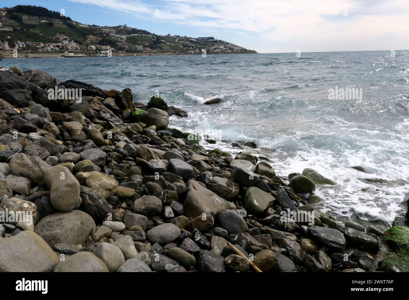 Rocky shore panoramic hi-res stock photography and images - Alamy