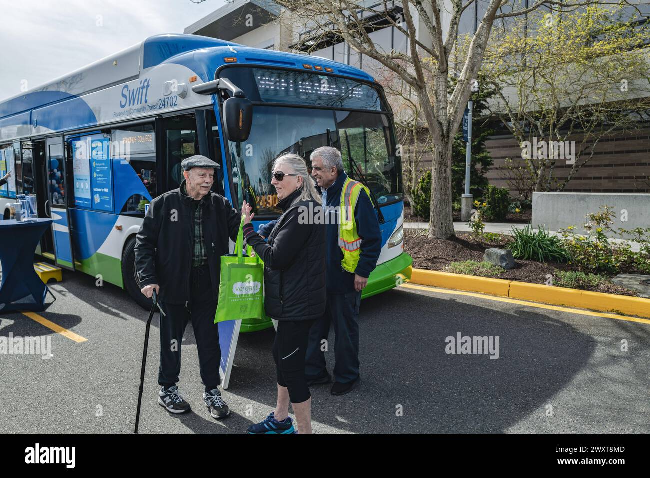 Edmonds Bus Swift orange line stations hi-res stock photography and images - Alamy