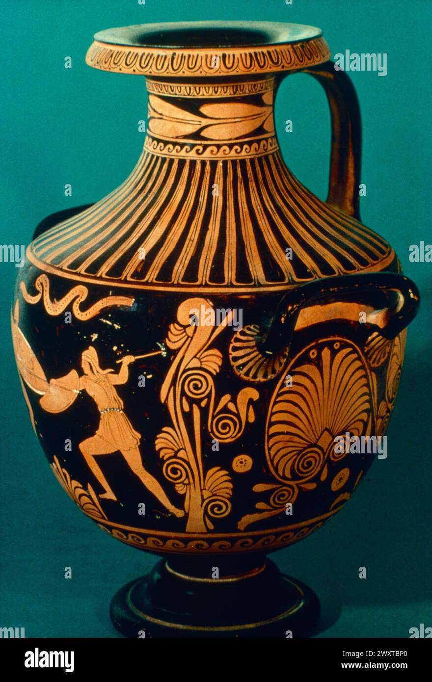 Figured Greek hydria with warriors fighting, Greece 400 BC Stock Photo