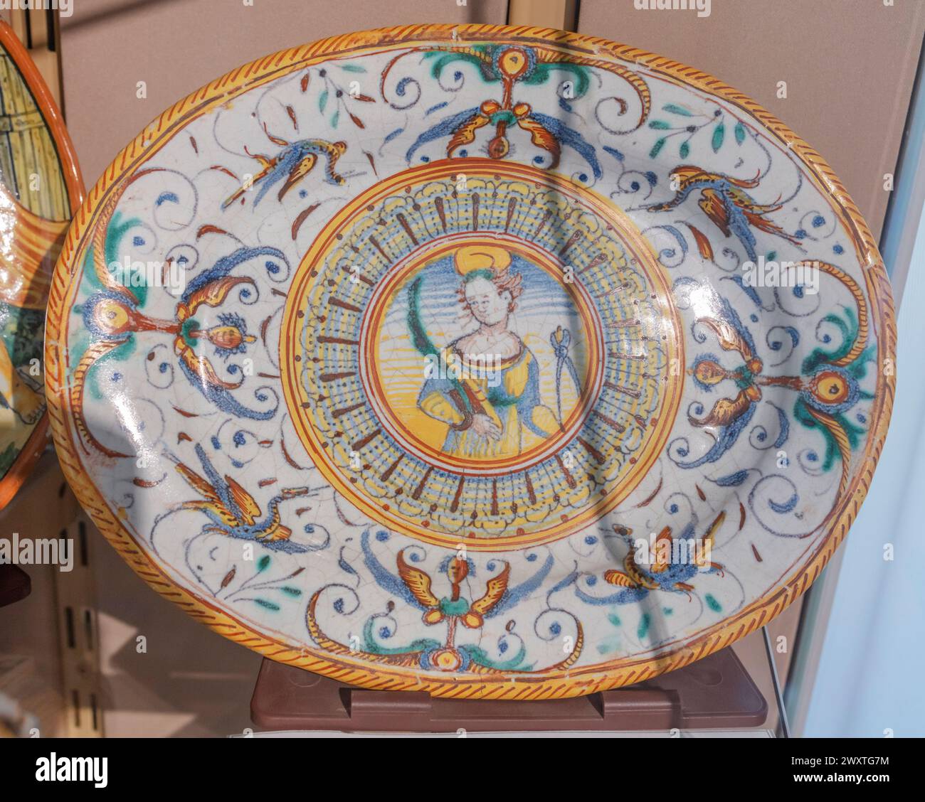 Maiolica dish, Italy, Deruta, 17th century, Kaluga Fine Arts museum, Kaluga, Russia Stock Photo