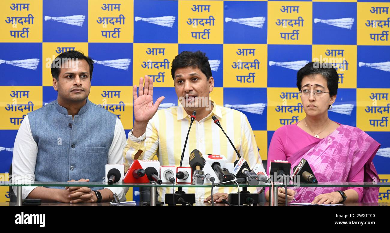 NEW DELHI, INDIA - APRIL 2: AAP leaders and Delhi Cabinet Minister ...