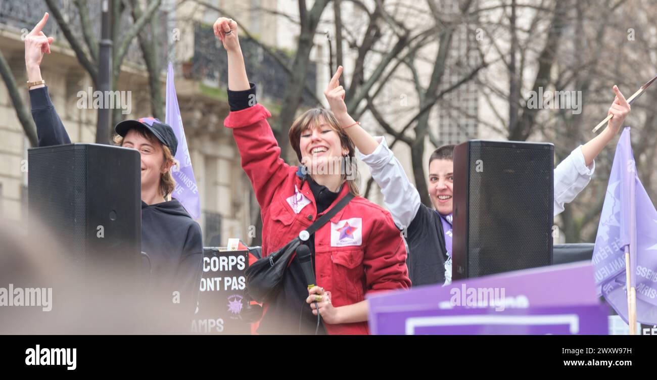 8 mars – Grève féministe. Manifestation à Paris Stock Photo