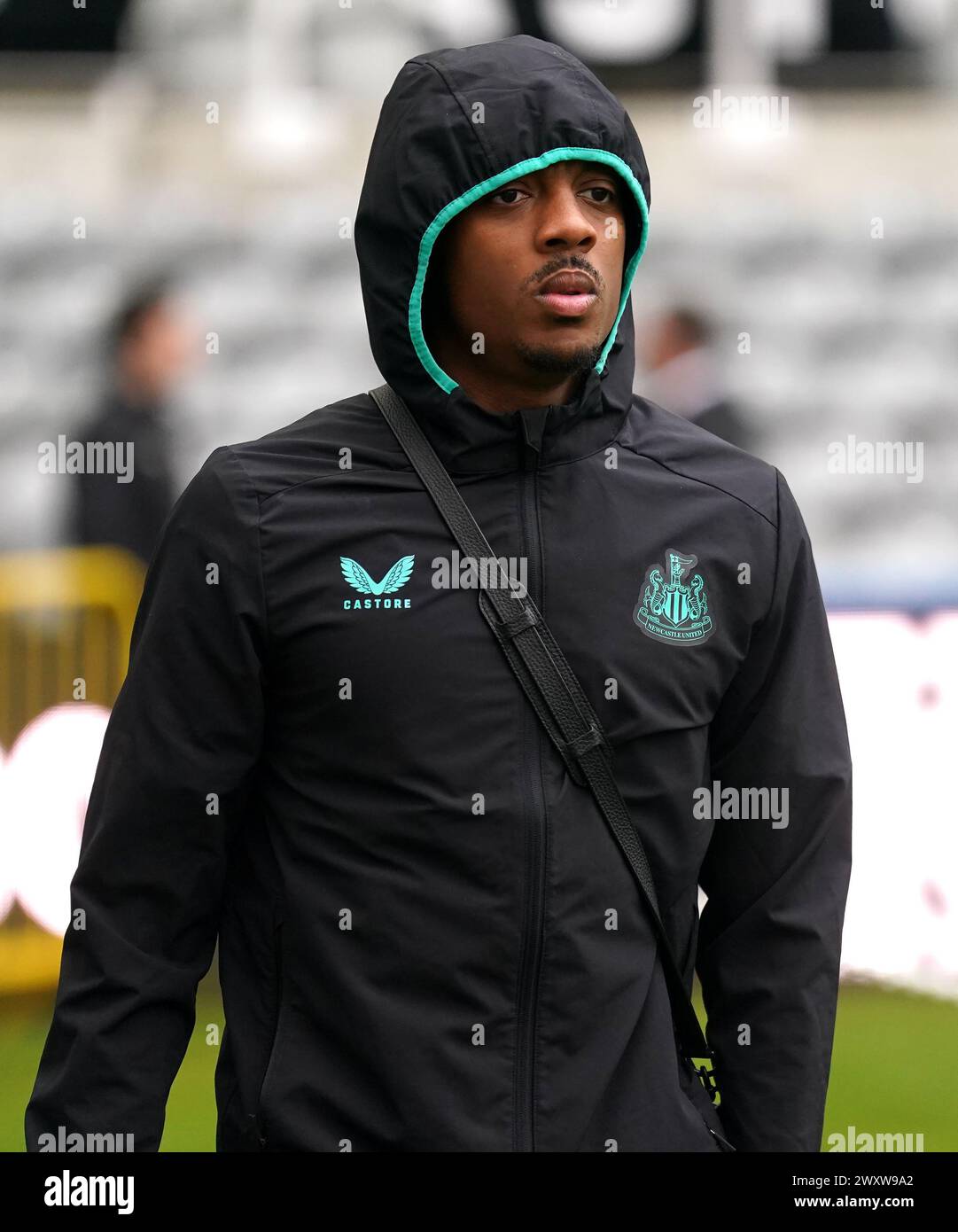 Newcastle United's Joe Willock arrives ahead of the Premier League match at St. James' Park, Newcastle upon Tyne. Picture date: Tuesday April 2, 2024. Stock Photo