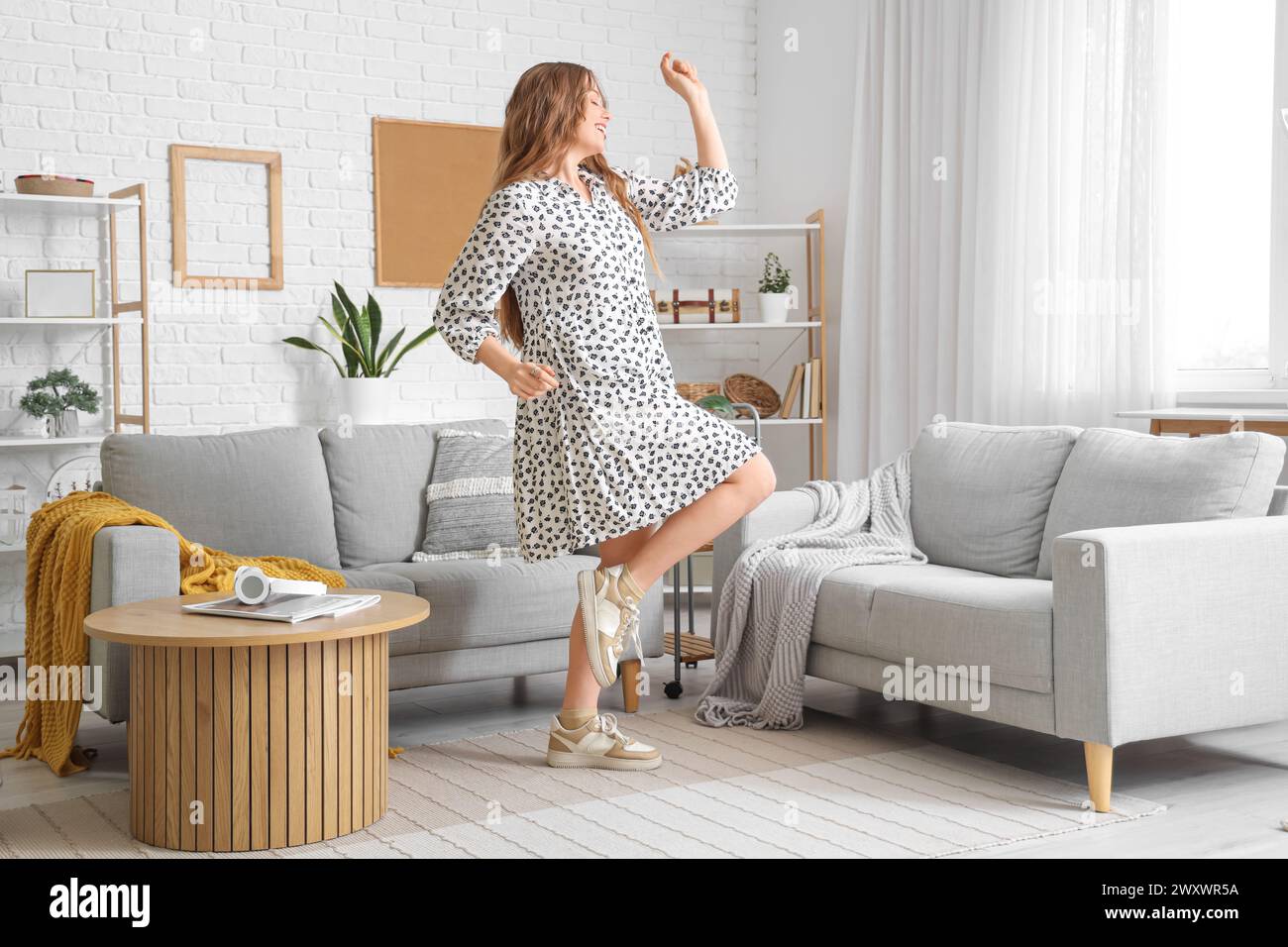 Young woman dancer fun home hi-res stock photography and images - Alamy