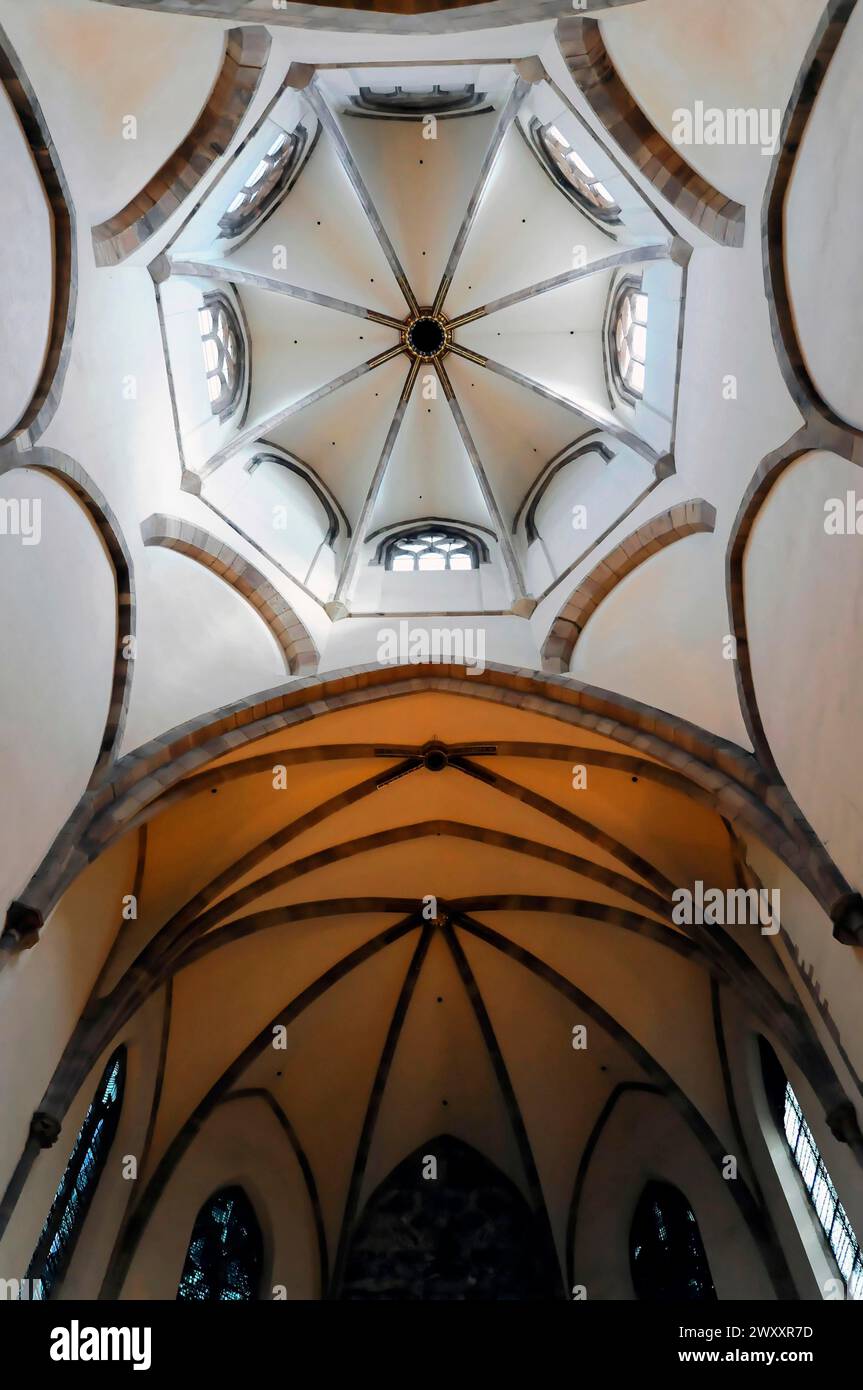 Interior view, Saint-Thomas church, Strasbourg, view of the vault of a Gothic church with pointed arch windows, Strasbourg, Alsace, France Stock Photo