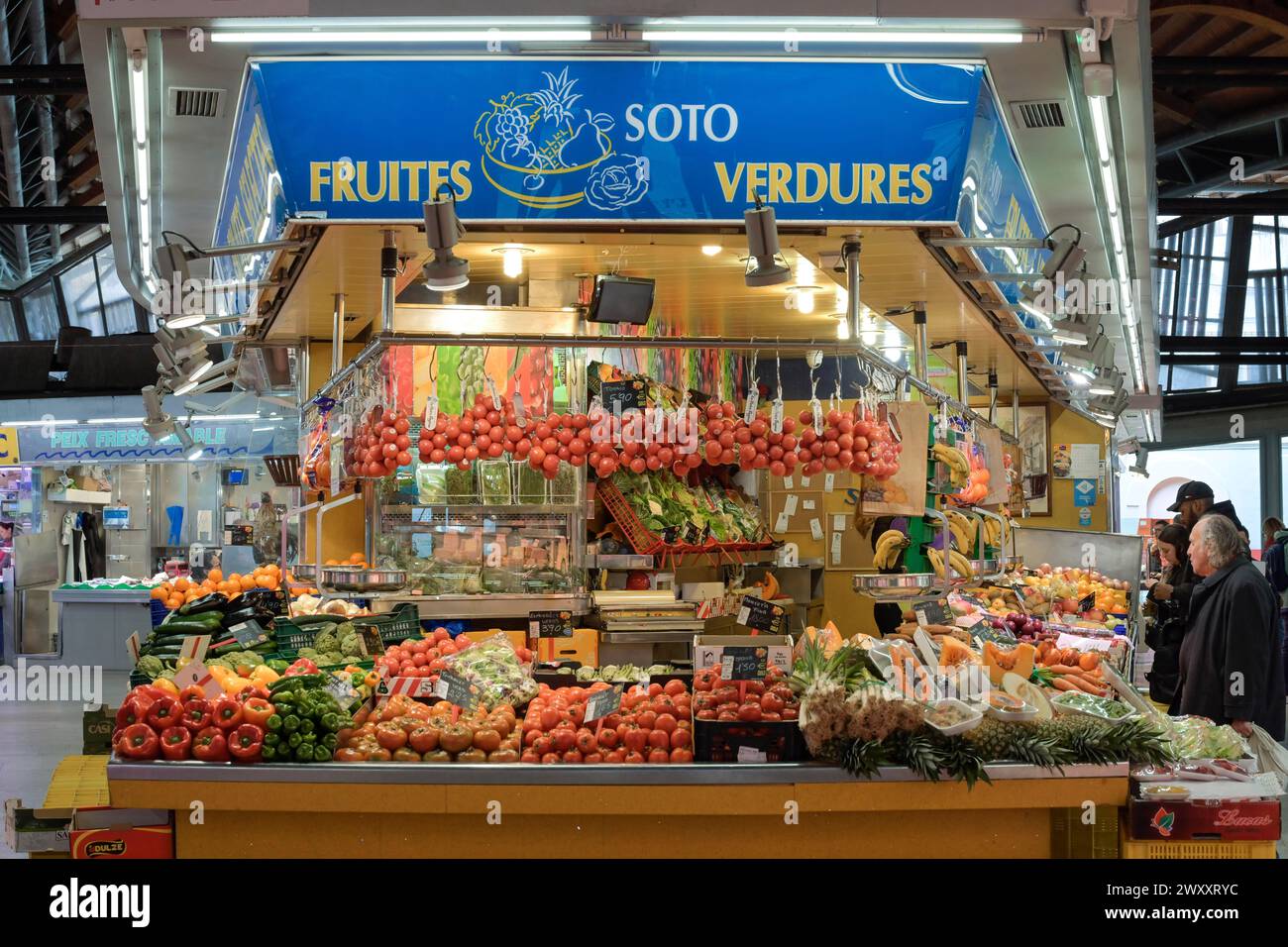Fruit and vegetables, market stall, market hall Mercat de Santa