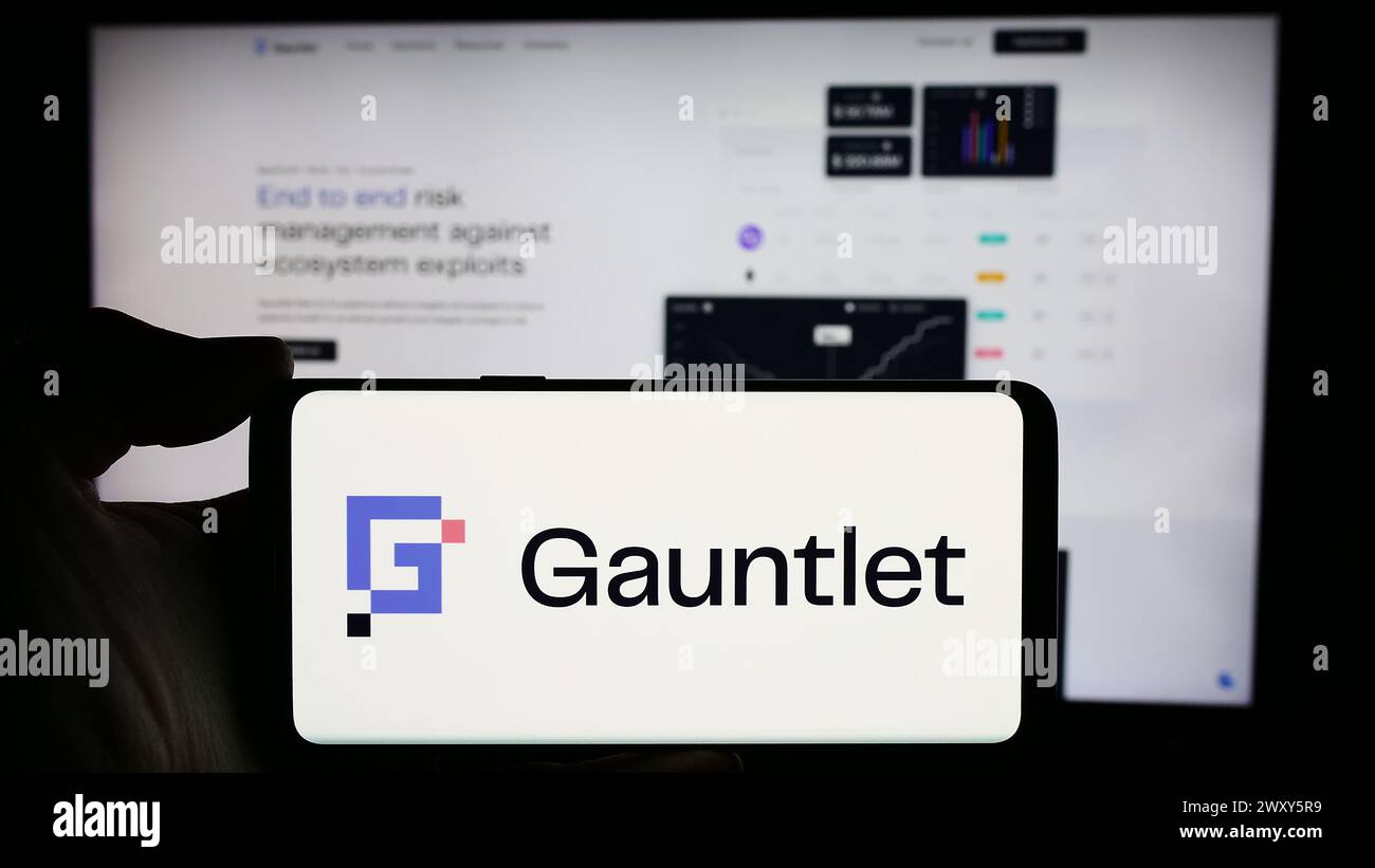 Gauntlet networks hi-res stock photography and images - Alamy