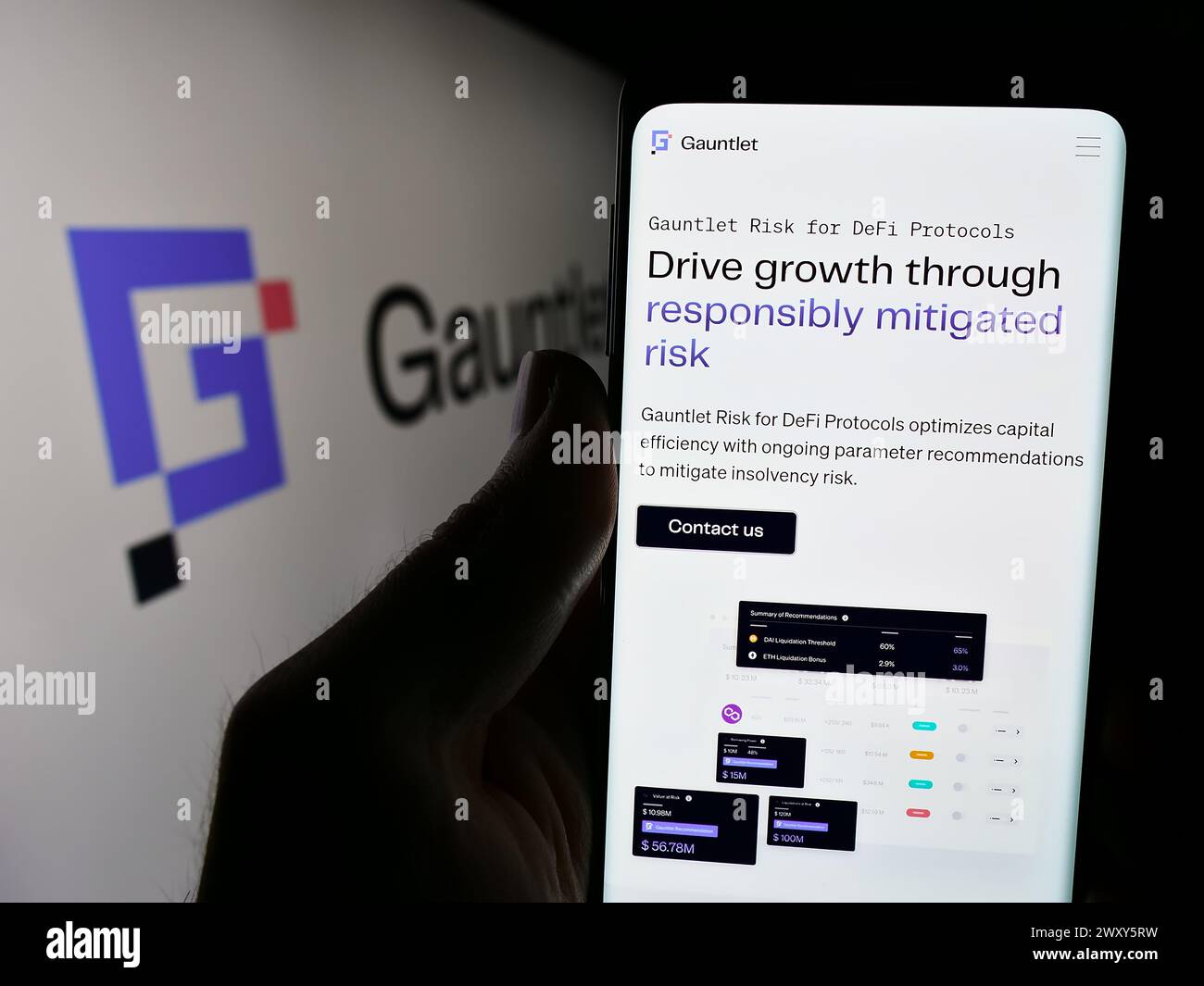 Gauntlet networks hi-res stock photography and images - Alamy