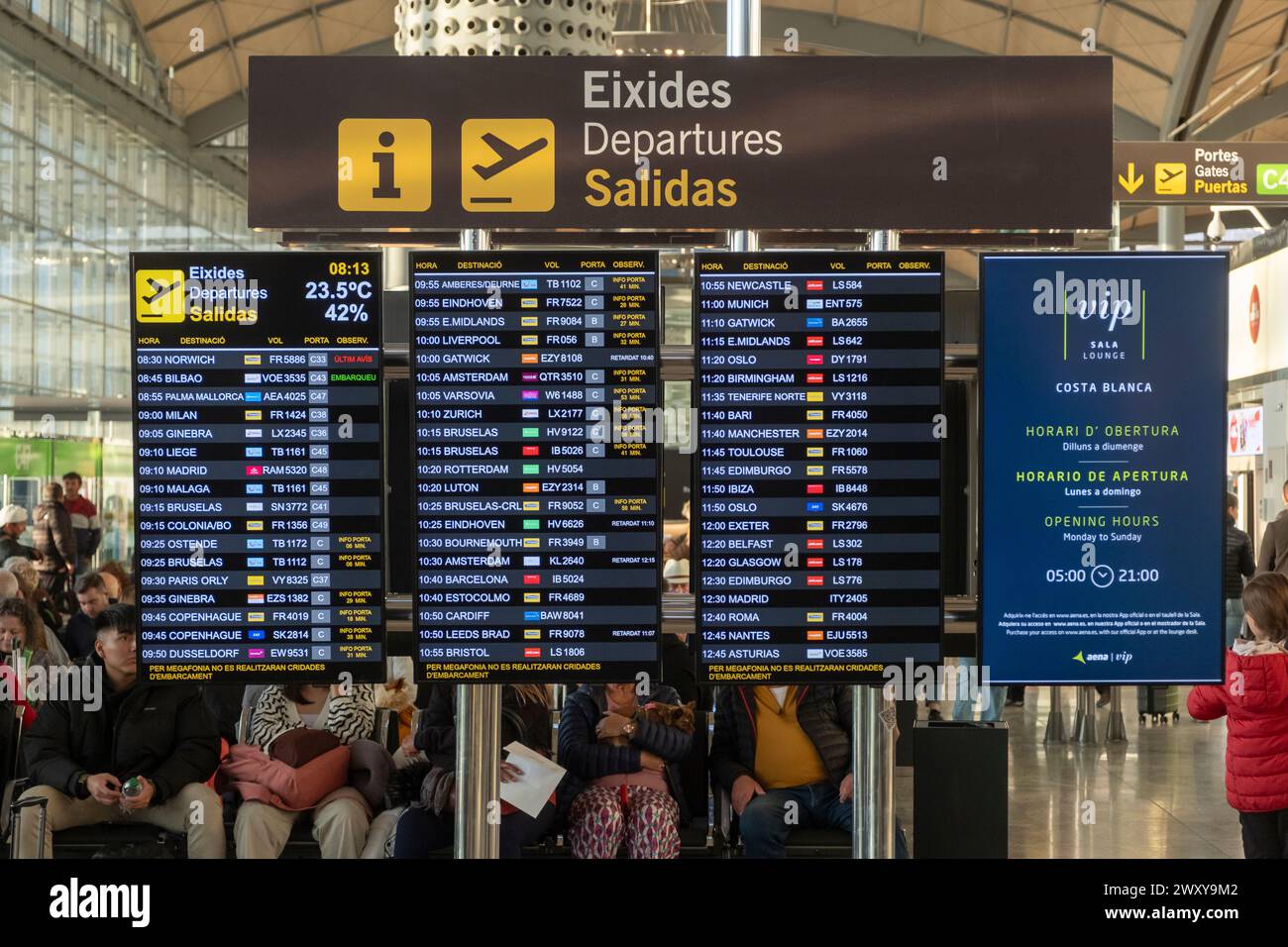 alicante-elche-airport-passengers-hi-res-stock-photography-and-images