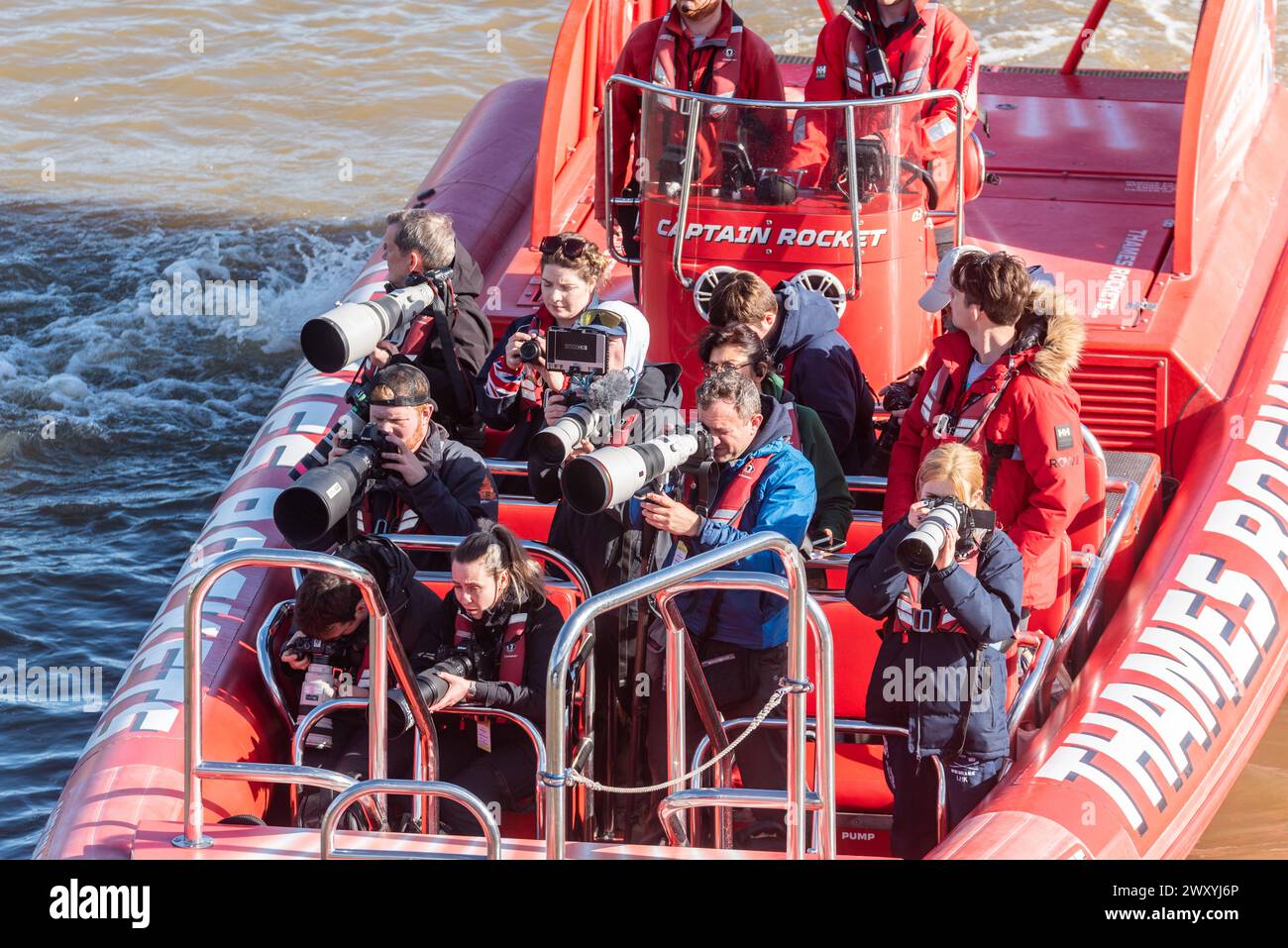 press-photographers-boat-at-the-universi