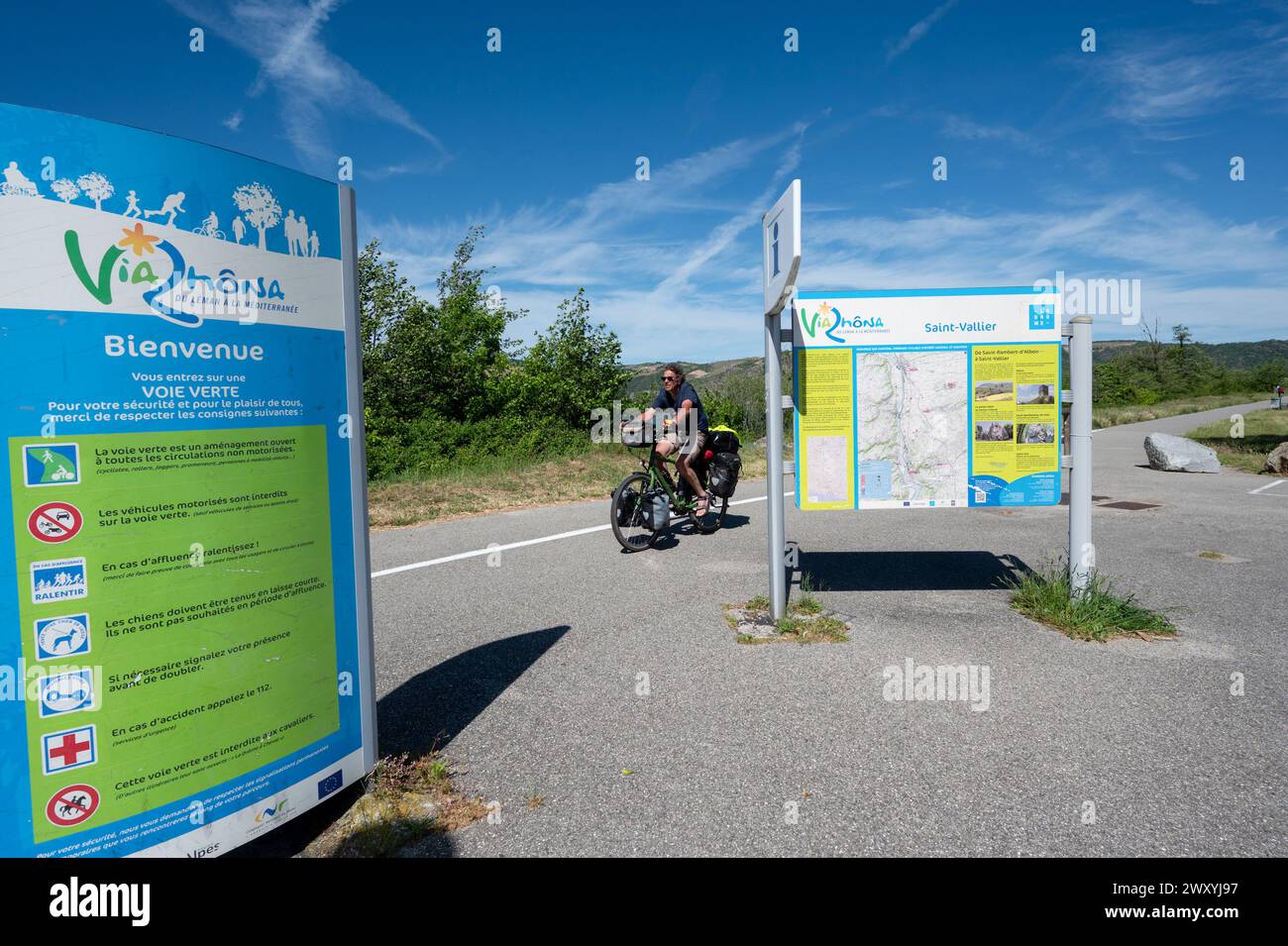 Saint-Vallier (south-eastern France): cycle lane Viarhona, walking and cycling path along the River Rhone, from Lake Geneva to the Mediterranean Sea, Stock Photo