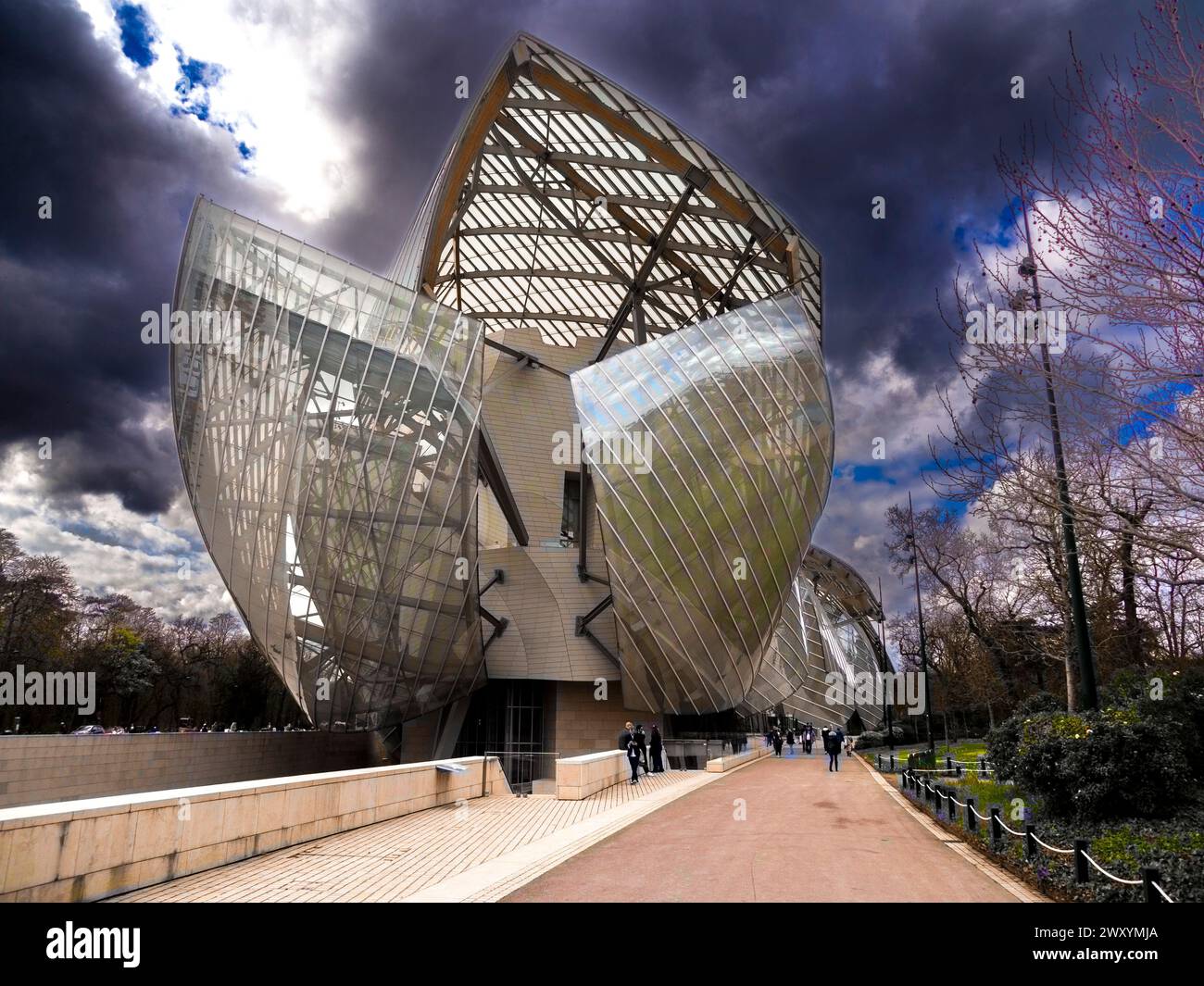 Louis vuitton fondation hi-res stock photography and images - Alamy