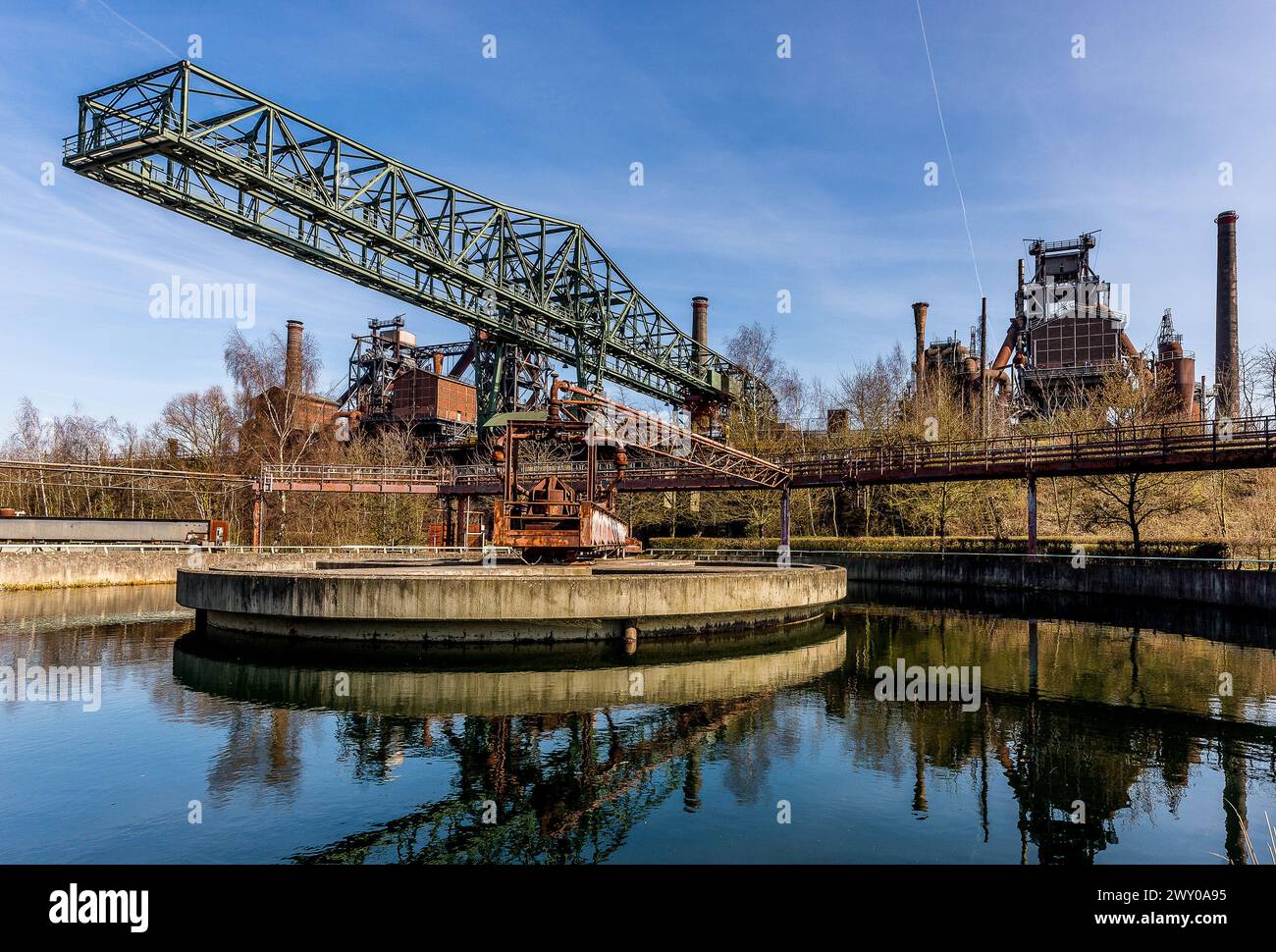 Old steel beam hi-res stock photography and images - Alamy