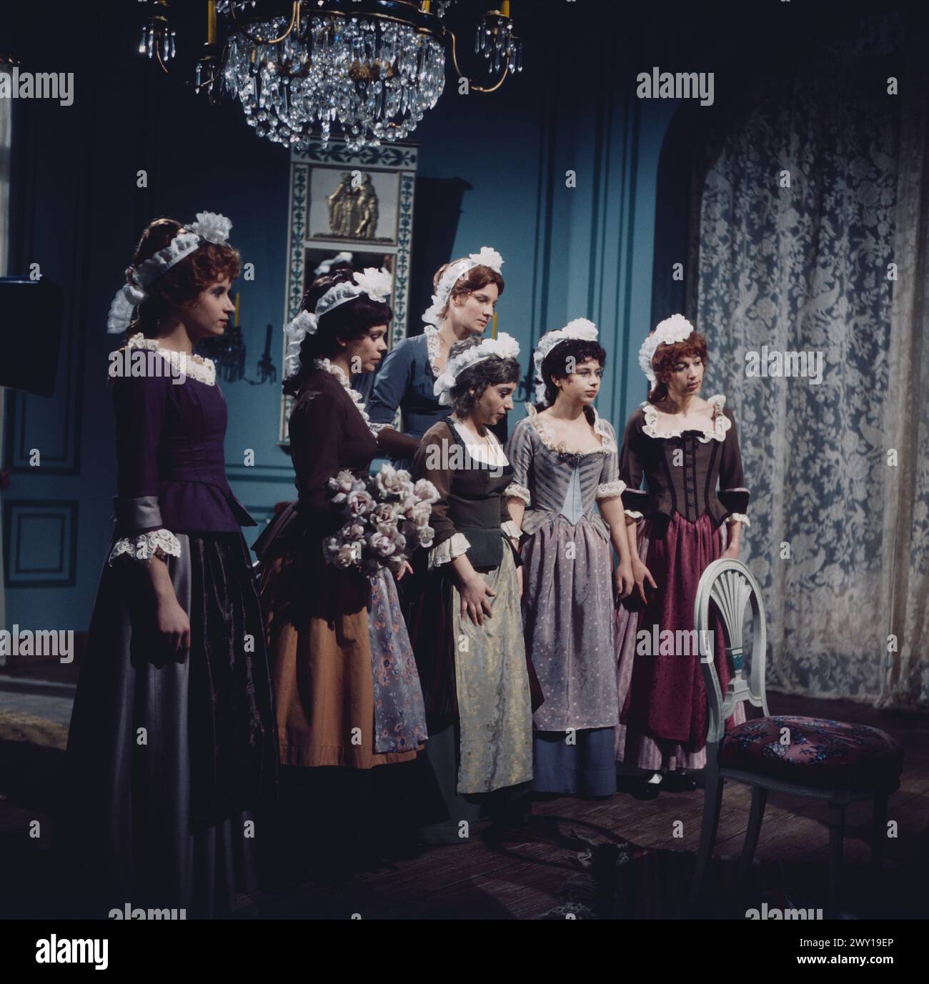 Dienstmädchen hi-res stock photography and images - Alamy