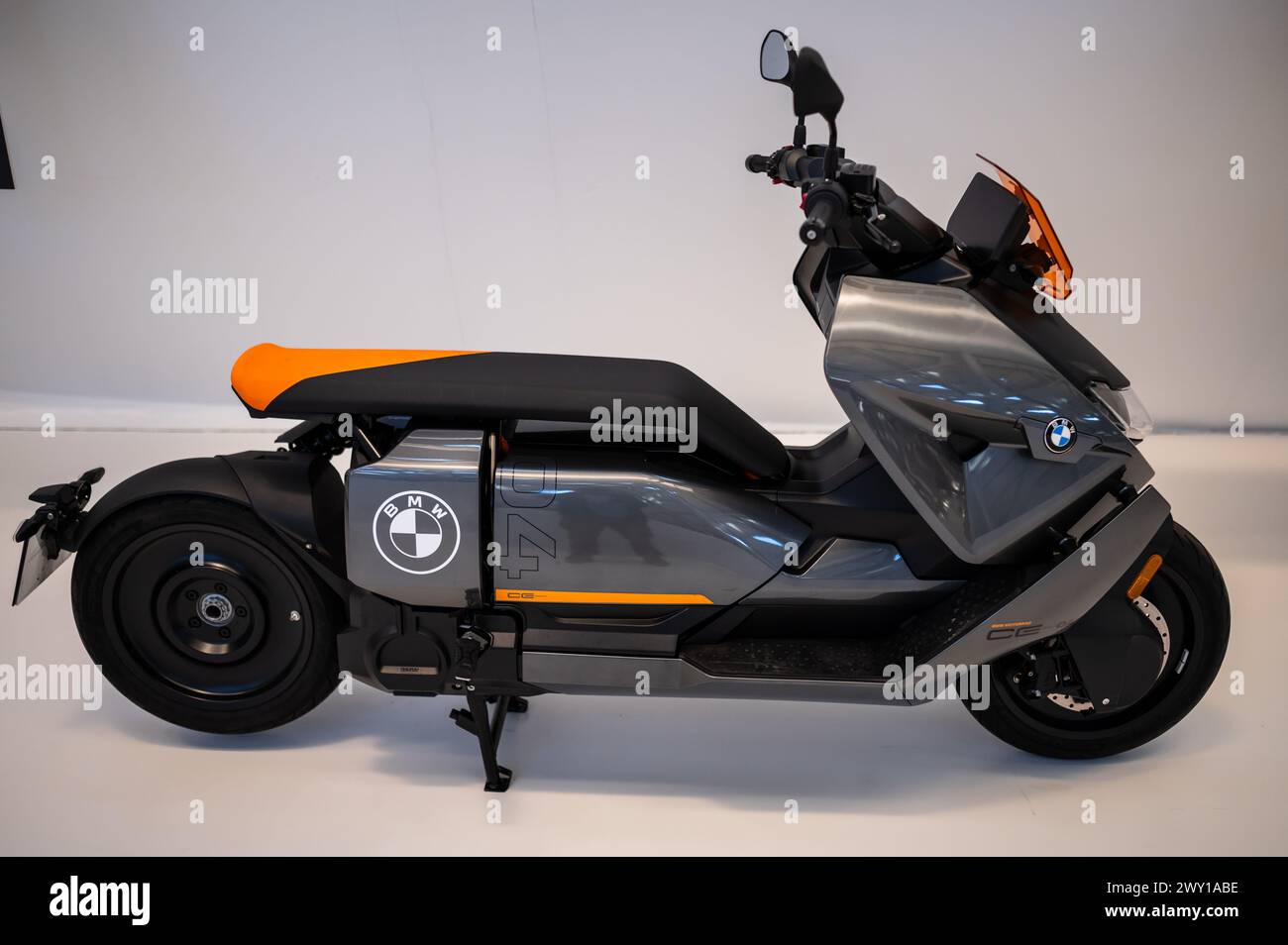 Photo inspiration: Electric Motorcycle Showcase Hi Res Stock Photography And Images Photo Inspiration