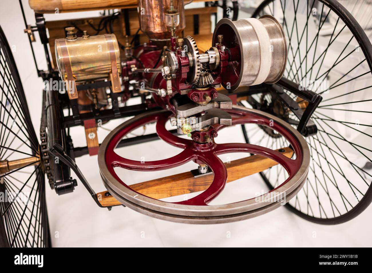 The Benz Motorwagen: The Technology That Blew Minds Away! - 45qgv5x