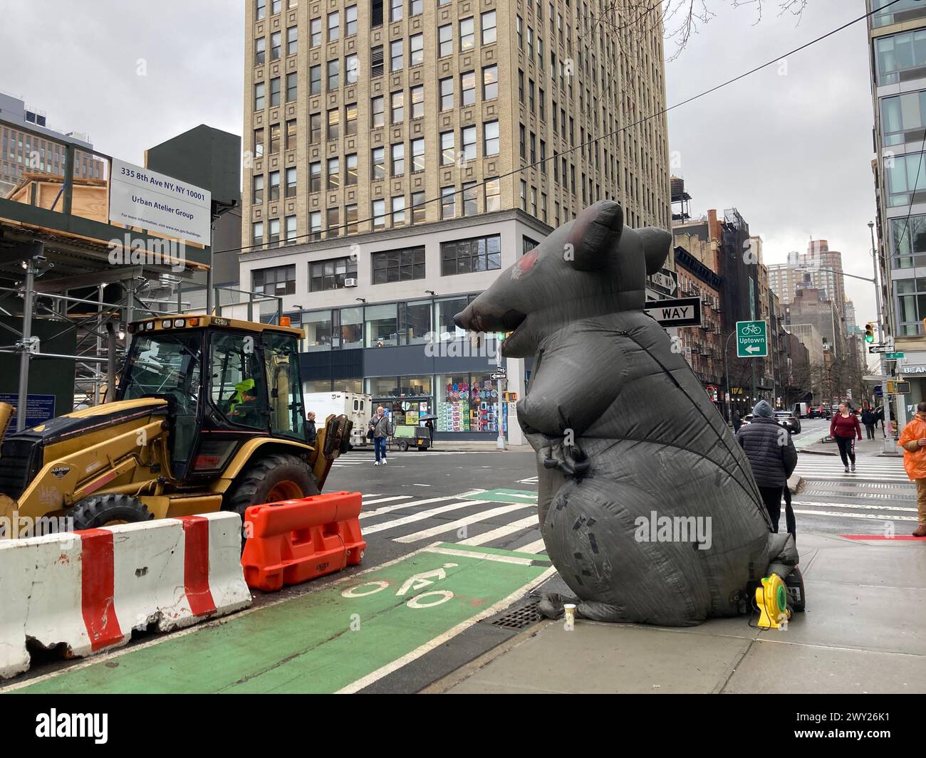 An inflatable union rat outside housing construction in Chelsea  in New York on Thursday, March 28, 2024. (© Frances M. Roberts) Stock Photo