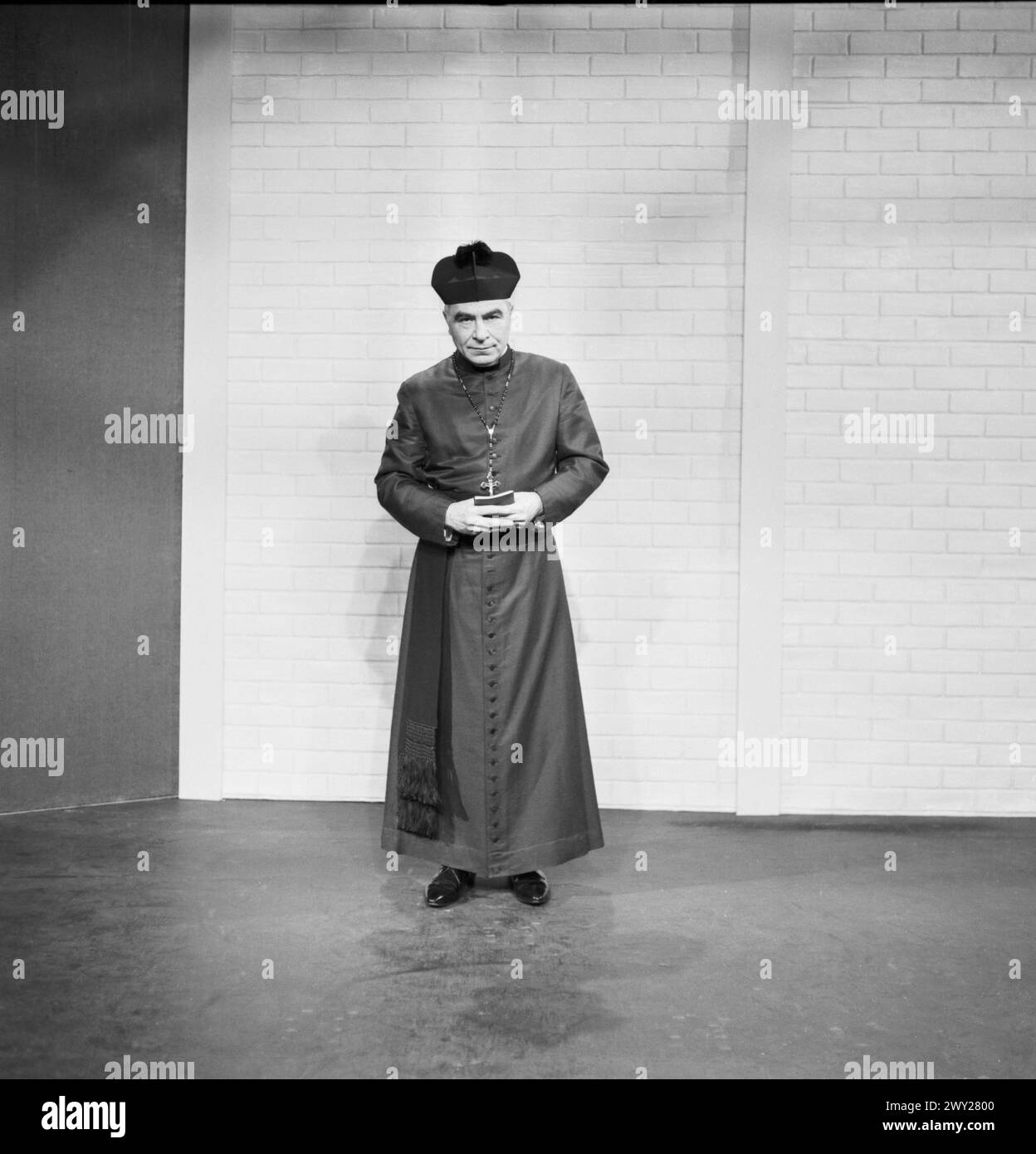 Portrait von Klinger, "Mister X und die Beamten" 14 verschiedene