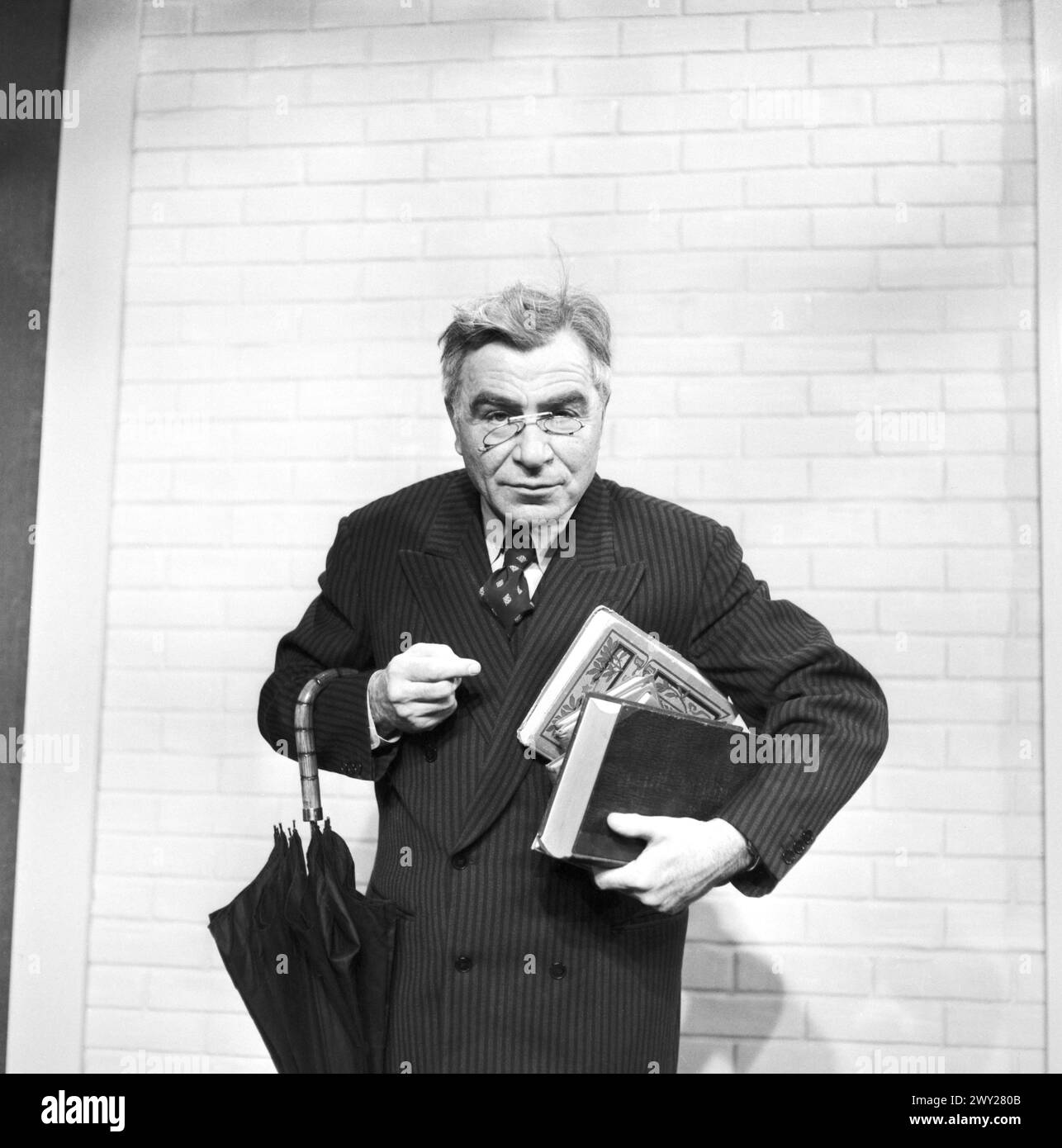 Portrait von Klinger, "Mister X und die Beamten" 14 verschiedene