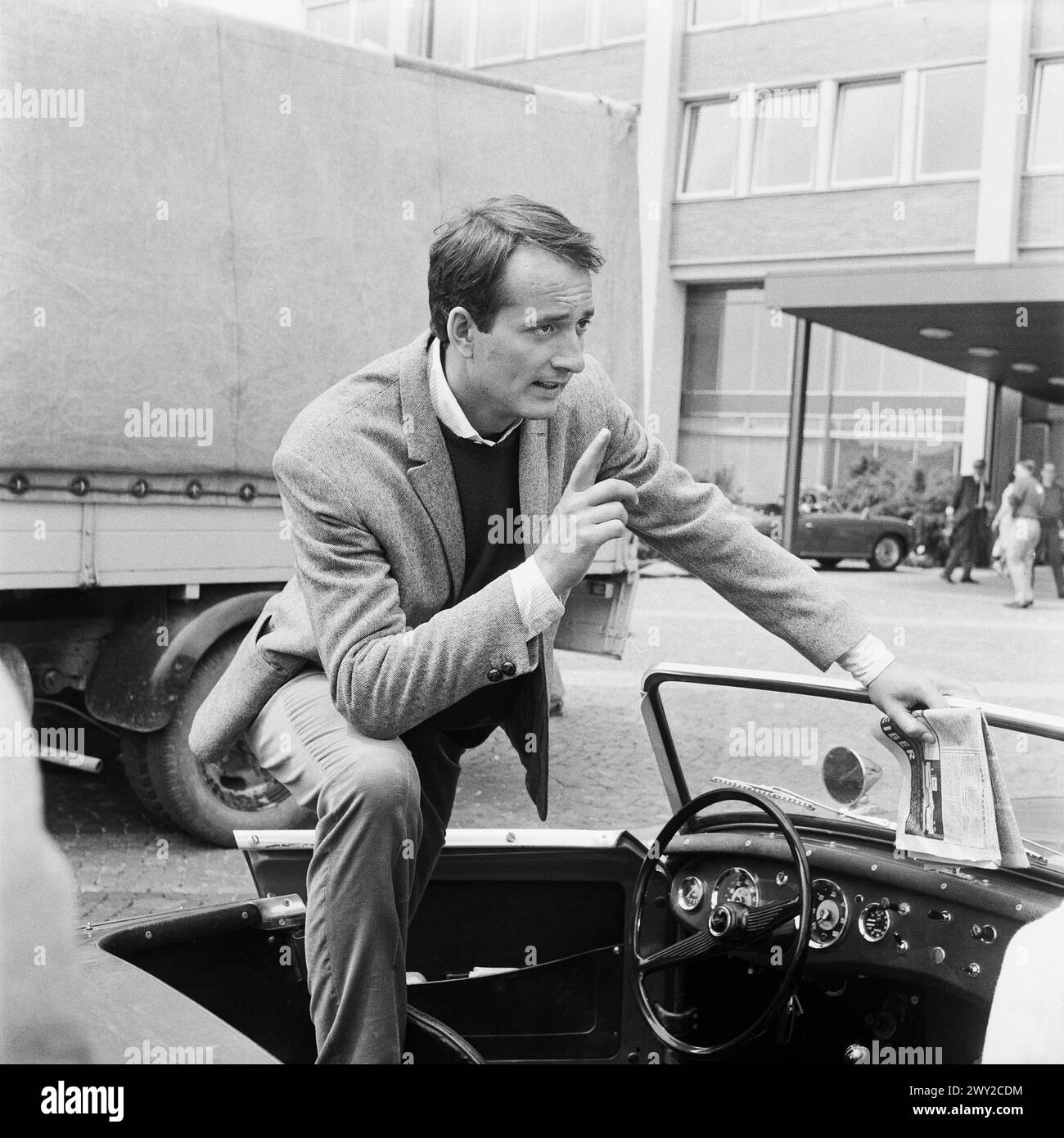 Ferien vom Ich, Spielfilm, Deutschland 1963, Regie: Hans Grimm, Darsteller: Peter Vogel im Cabriolet Stock Photo