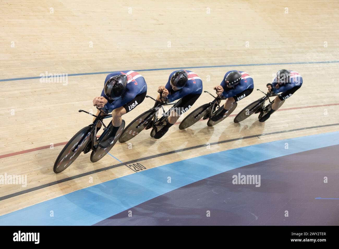 Us mens team pursuit hi-res stock photography and images - Alamy
