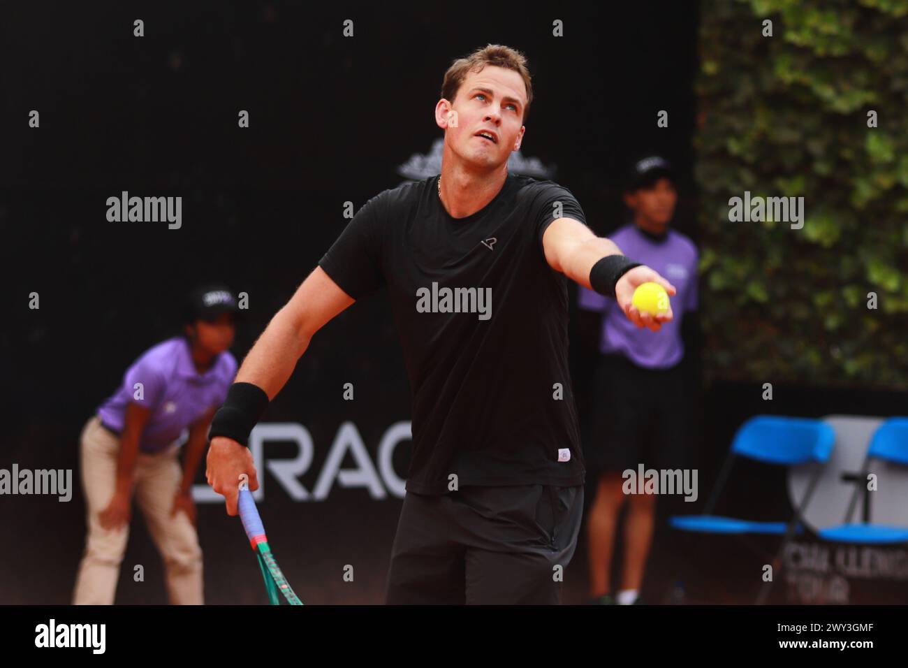 Mexico City, Mexico. 03rd Apr, 2024. Apr 3, 2024, Mexico City, Mexico: Vasek Pospisil (HRV) serves to Marc Kiser (USA) and Matías Soto (CHL) during the Day 4 of the Mexico City Open doubles match at Deportivo Chapultepec. on Apr 3, 2024, Mexico City, Mexico. (Photo by Carlos Santiago/Eyepix Group/Sipa USA) Credit: Sipa USA/Alamy Live News Stock Photo