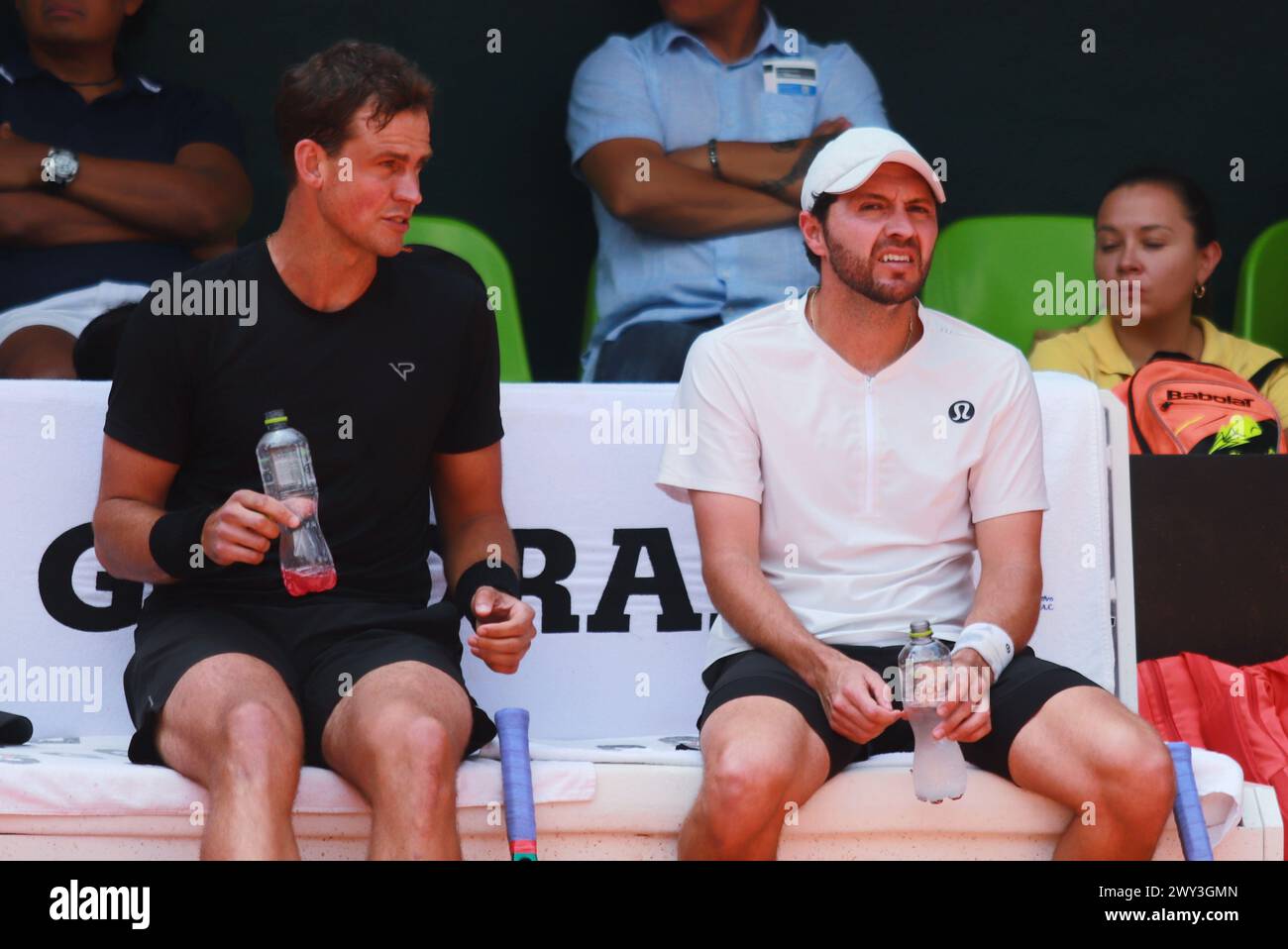 Mexico City, Mexico. 03rd Apr, 2024. Apr 3, 2024, Mexico City, Mexico: Vasek Pospisil (HRV) and Hans Hach Verdugo (MEX) talk during the doubles match against Marc Kiser (USA) and Matías Soto (CHL) during the Day 4 of the Mexico City Open at Deportivo Chapultepec. on Apr 3, 2024, Mexico City, Mexico. (Photo by Carlos Santiago/Eyepix Group/Sipa USA) Credit: Sipa USA/Alamy Live News Stock Photo