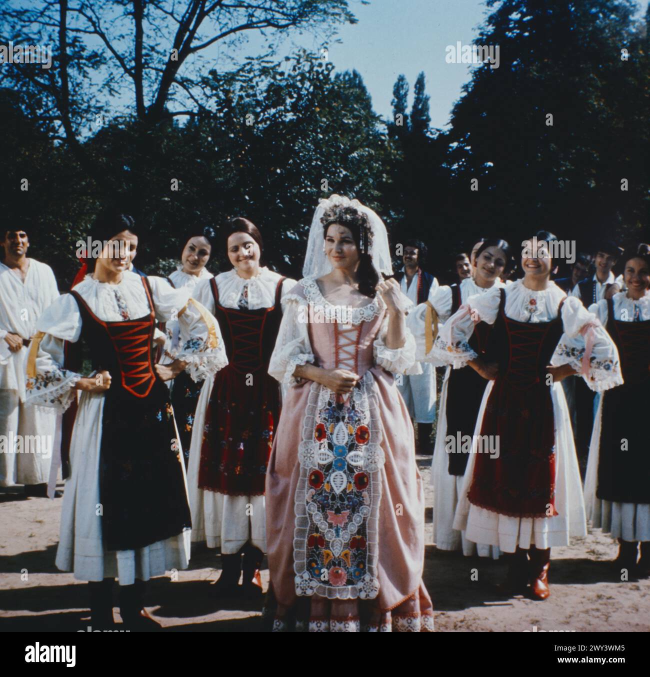 Zigeunerliebe, Operettenfernsehfil, Deutschland 1974, Regie: Vaclav Kaslik, Darsteller: Janet Perry Stock Photo