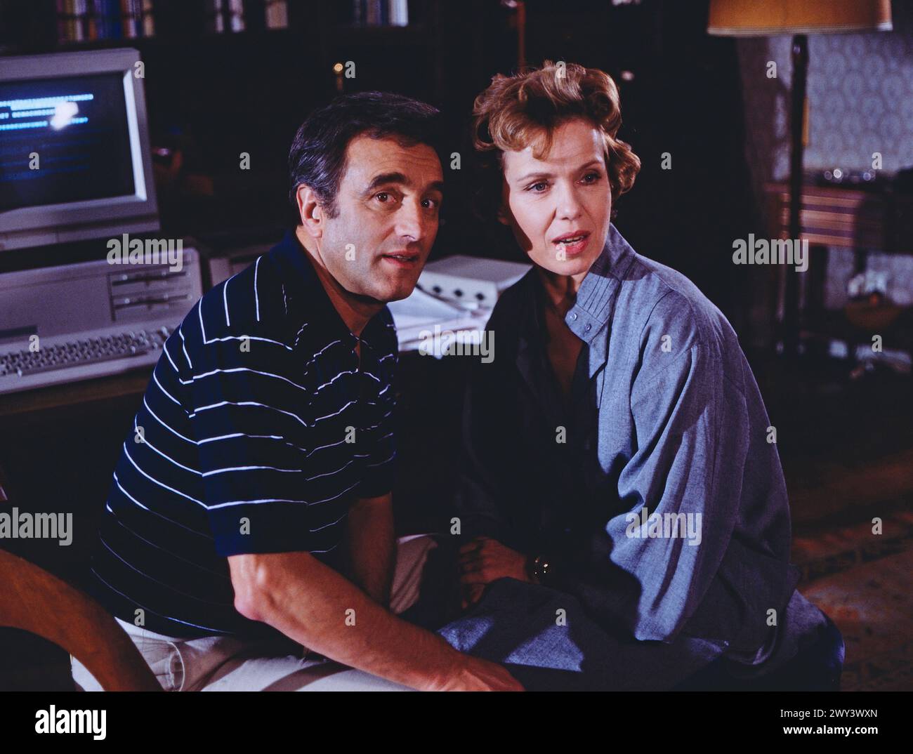 Mord Menue, aka Das Mord Menü, ZDF Kriminalfilm, Deutschland, 1986, Regie: Michael Günther, Szene: Witta Pohl und Michael Degen Stock Photo