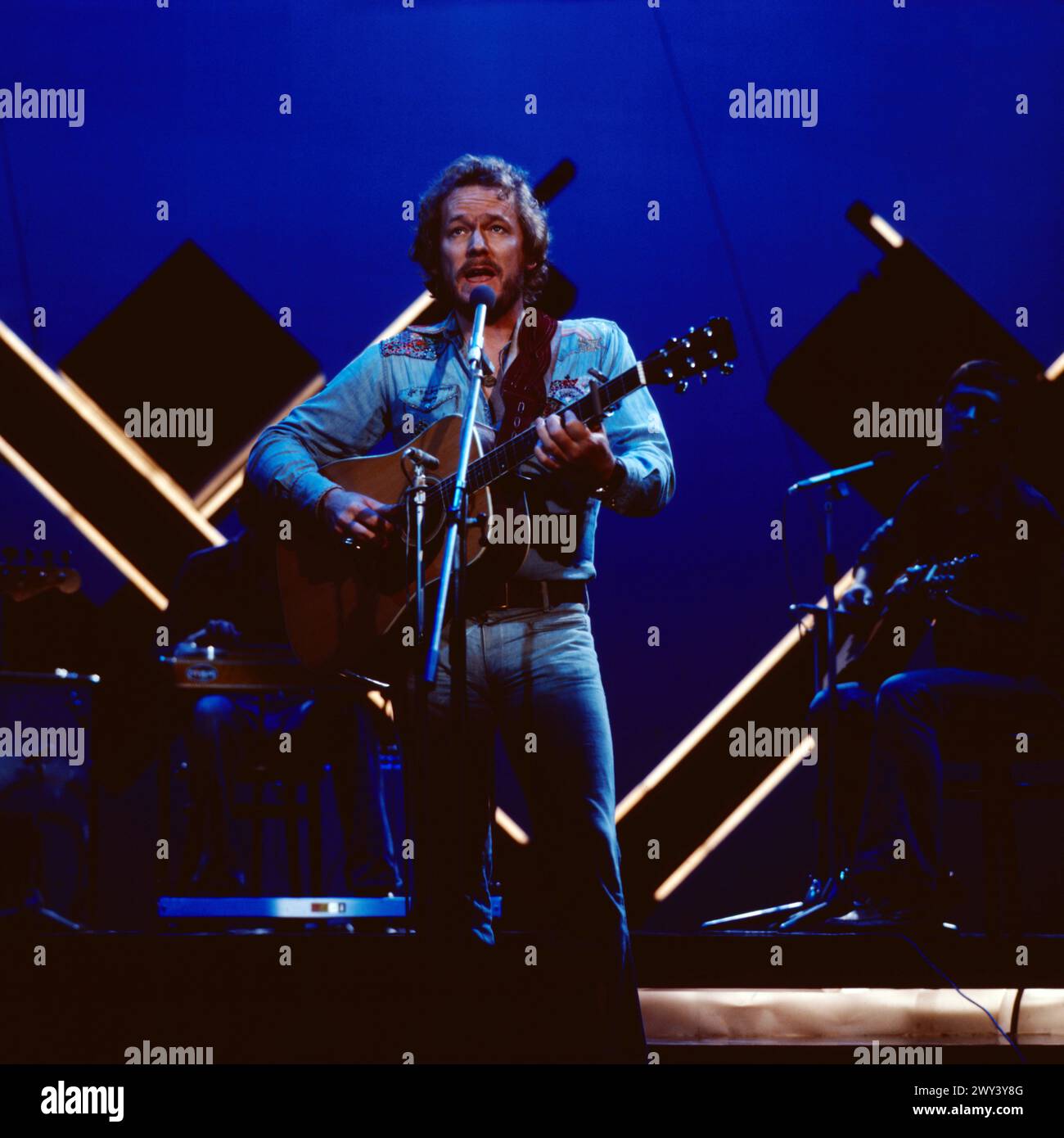 Gordon Lightfoot, kanadischer Liedermacher, Folk und Country Musik Sänger, bei einem Auftritt, circa 1972. Stock Photo