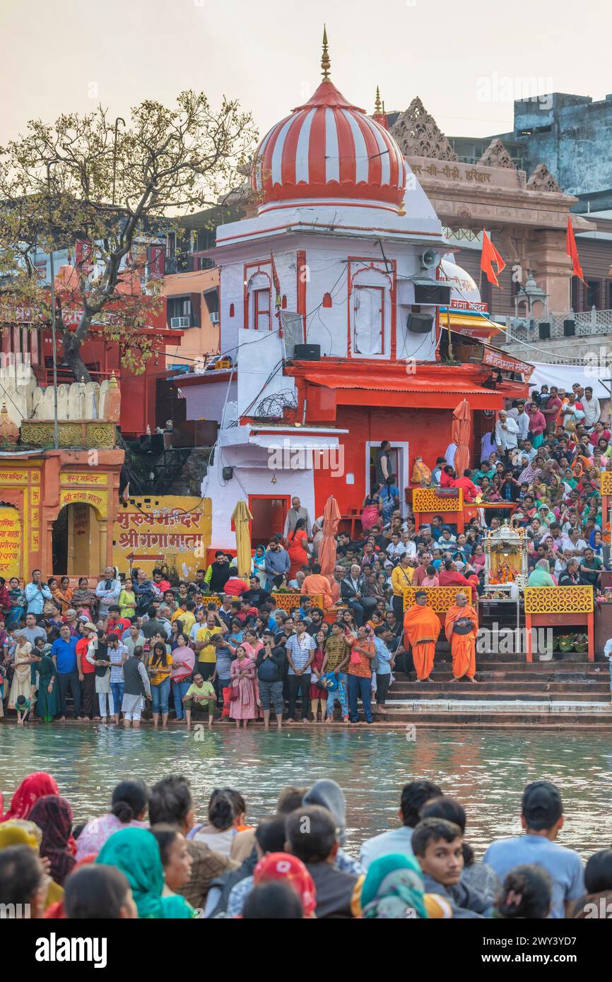 Evening Ganga Aarti At Har Ki Pauri Haridwar Uttarakhand India Stock Evening Ganga Aarti At Har Ki Pauri Haridwar Uttarakhand India Stock
